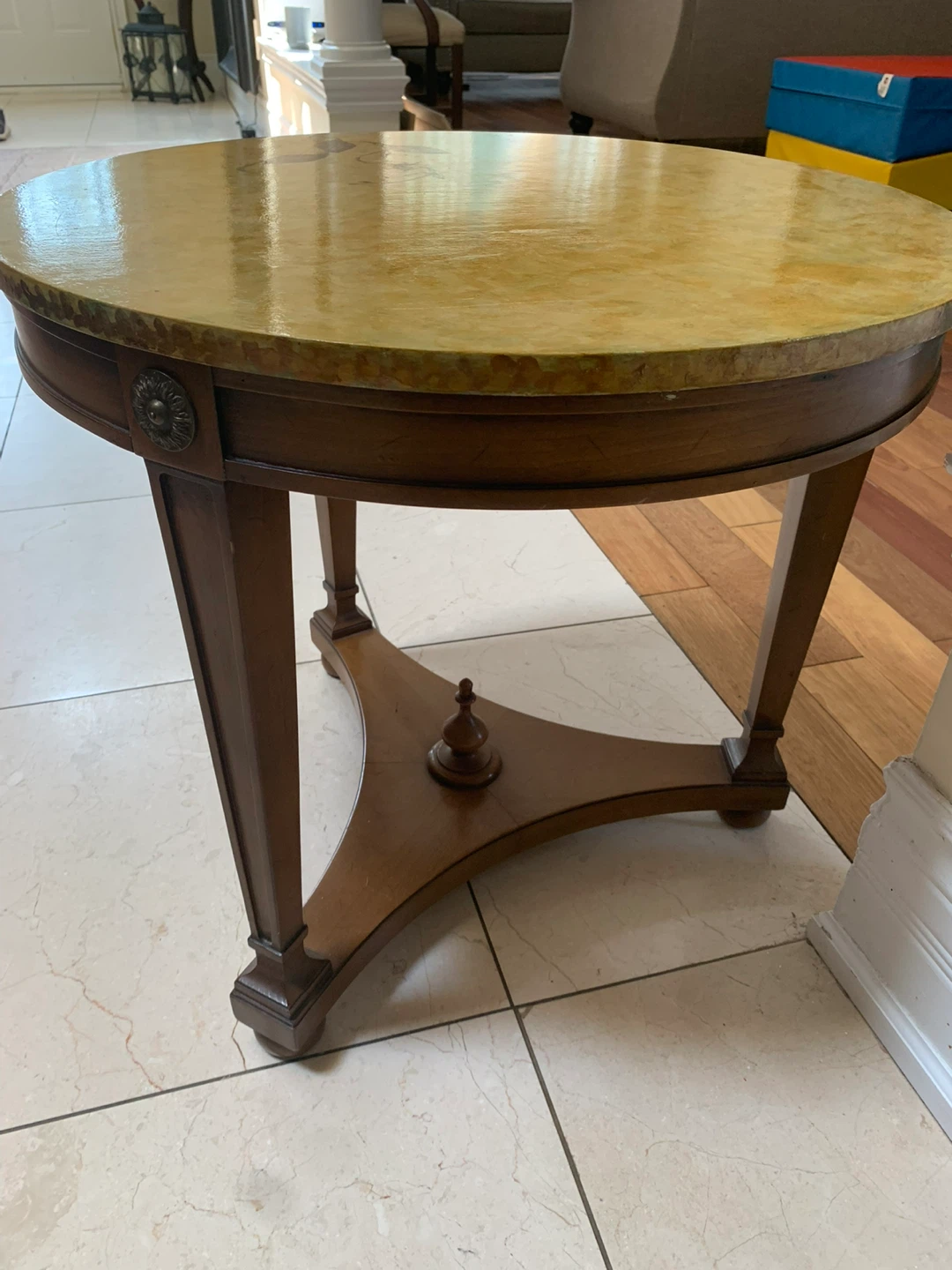 Round Accent Table with Decorative Top - photo 3