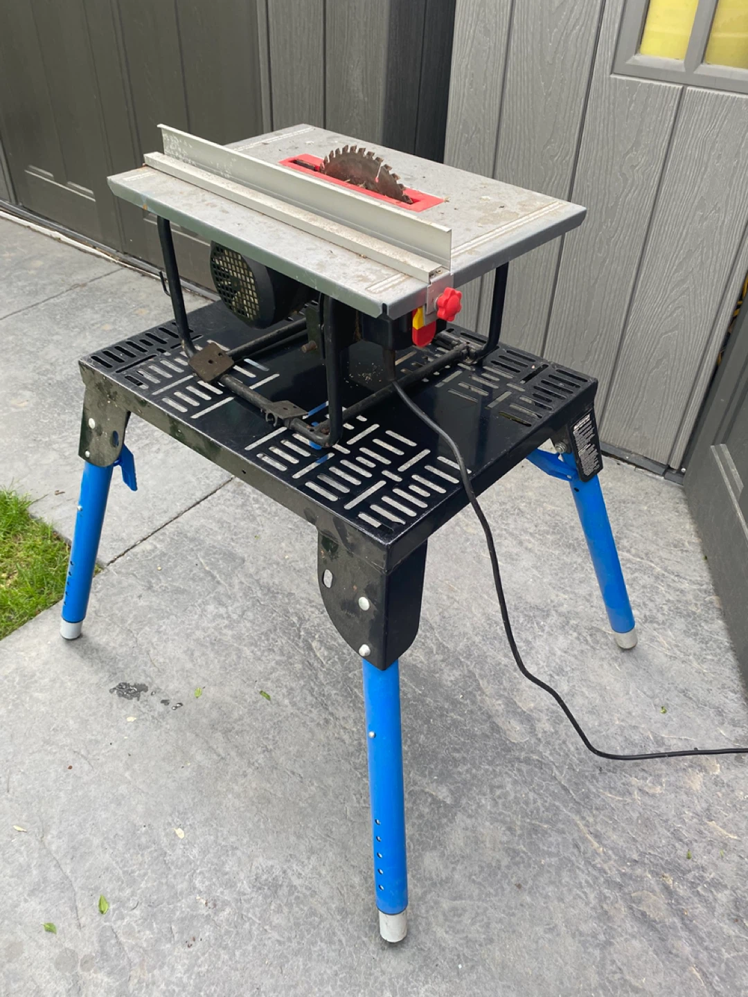 Table Saw with Stand - photo 3