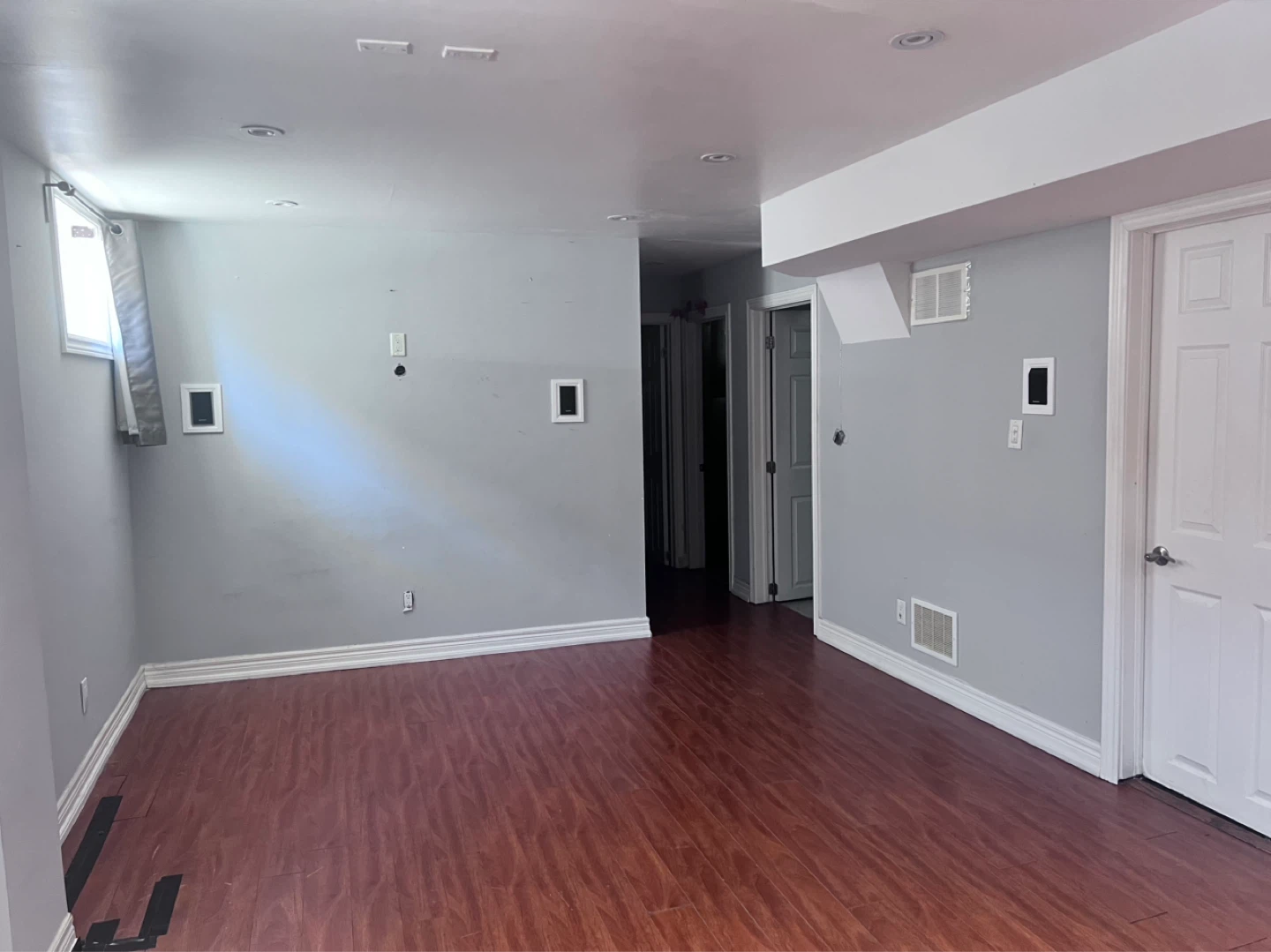 Basement apartment for rent - photo 2