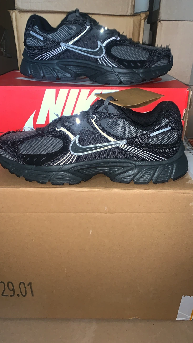 Nike V5 Men's Black Running Shoes - photo 4