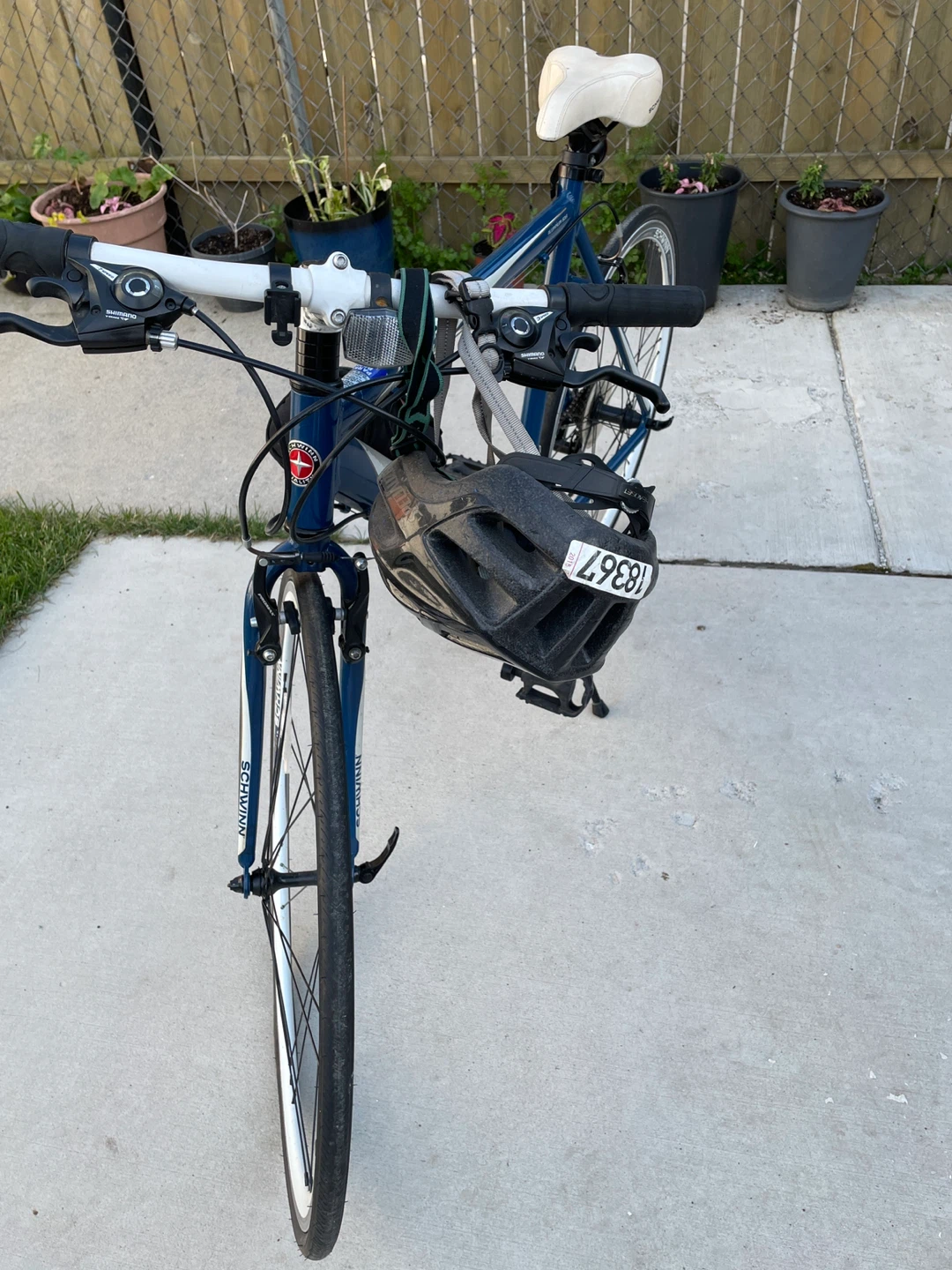Schwinn Varsity Blue Hybrid Bicycle - photo 2