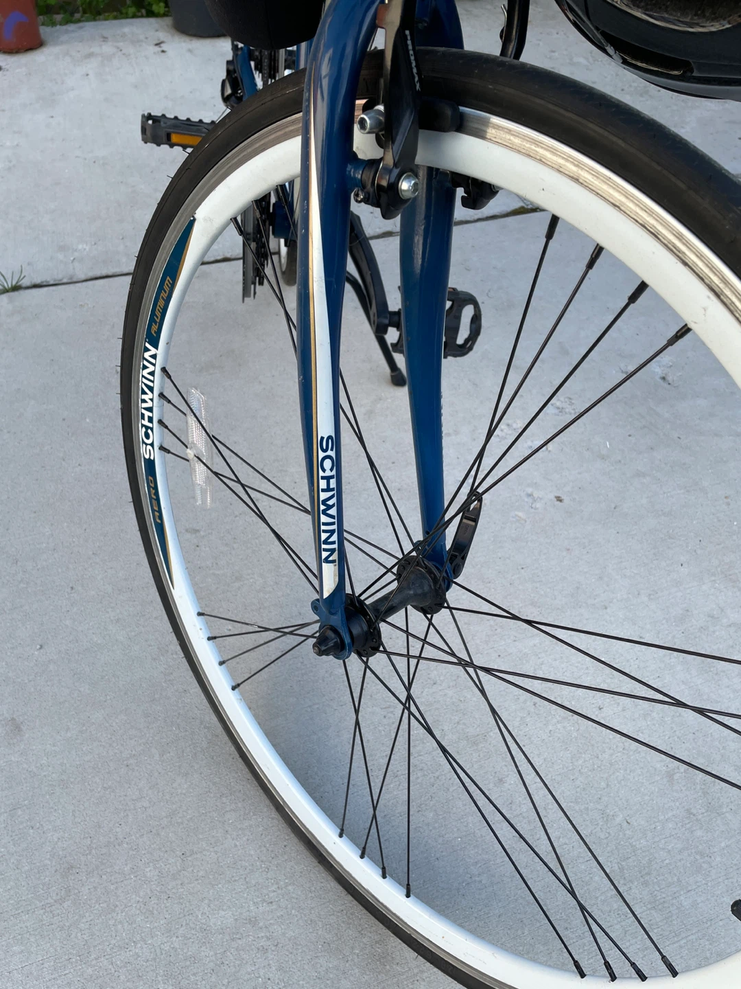 Schwinn Varsity Blue Hybrid Bicycle - photo 3
