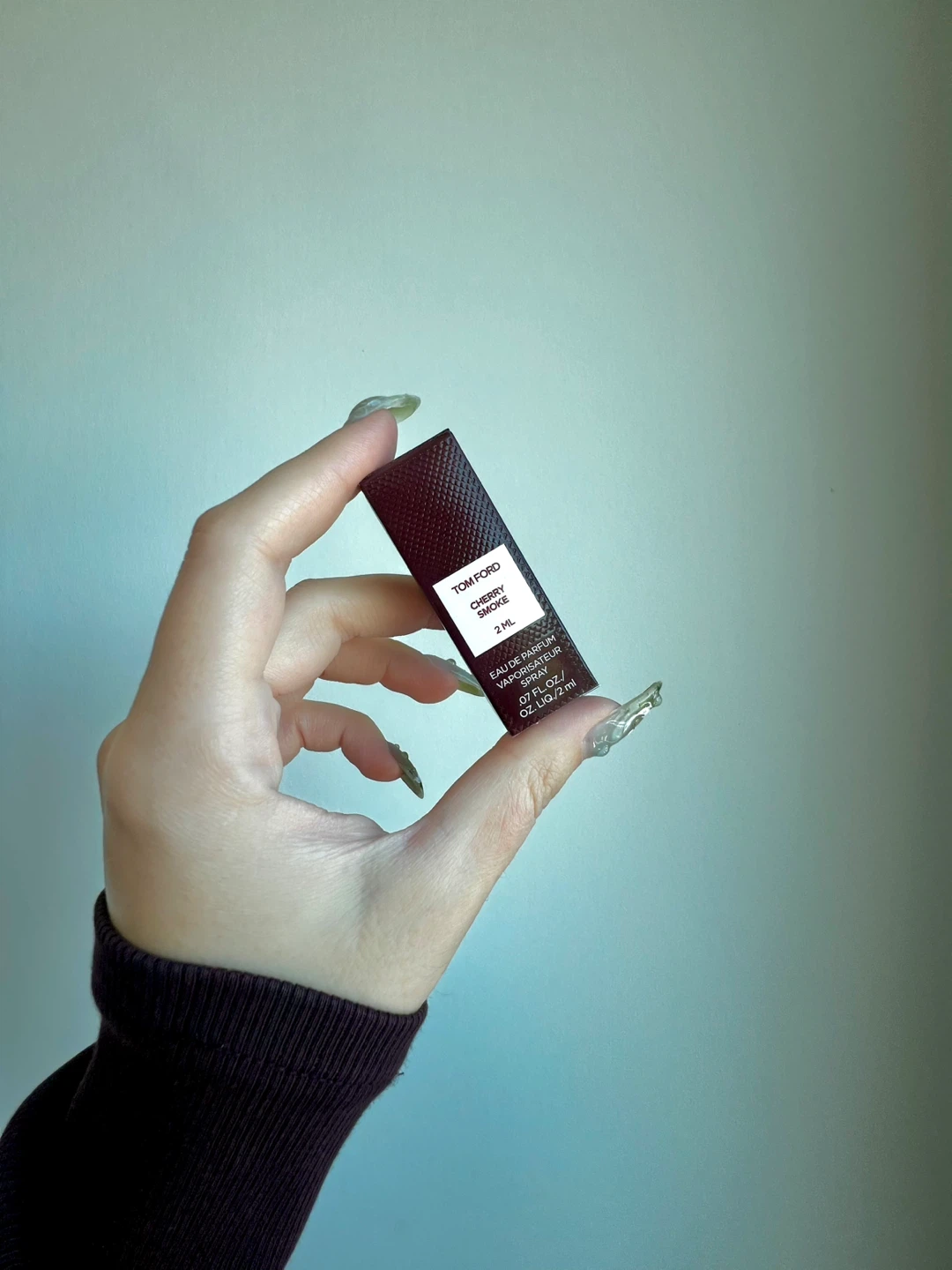 Tom Ford Cherry Smoke 🍒 Eau de Parfum Spray- 2 ml - photo 3
