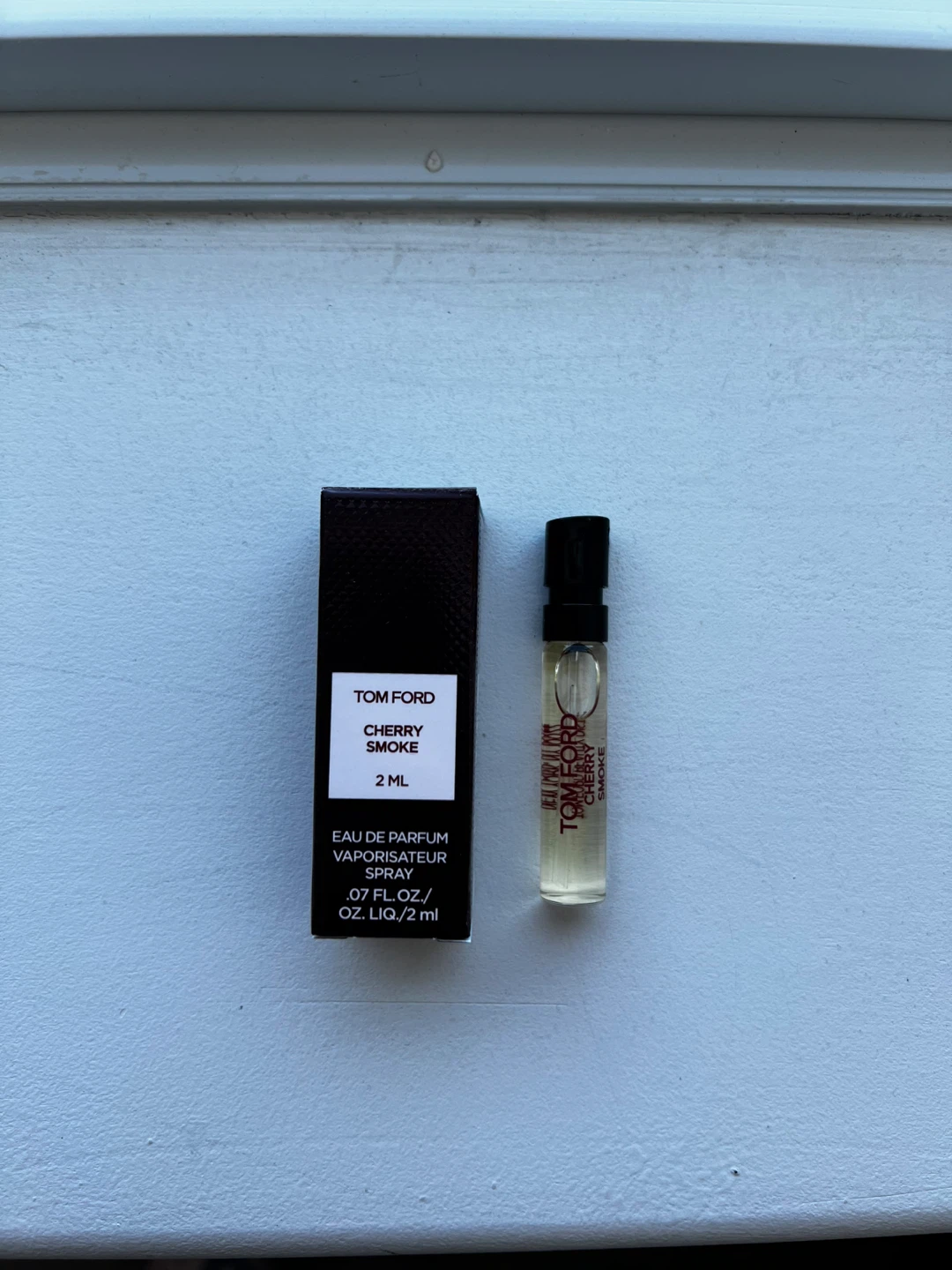 Tom Ford Cherry Smoke 🍒 Eau de Parfum Spray- 2 ml - photo 2