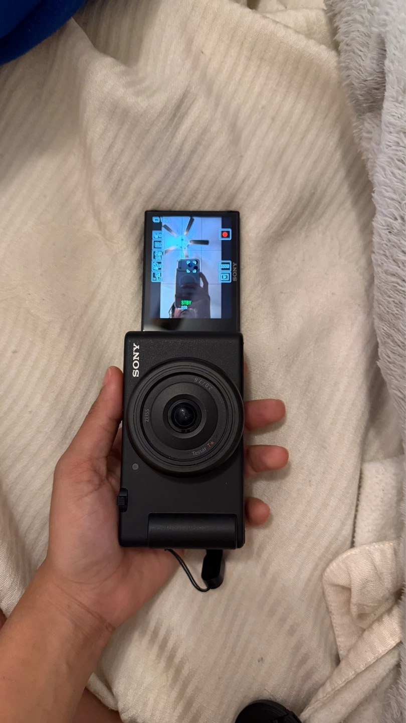 Sony ZV-1fDigital Camera with 64GB SanDisk SD Card - photo 2