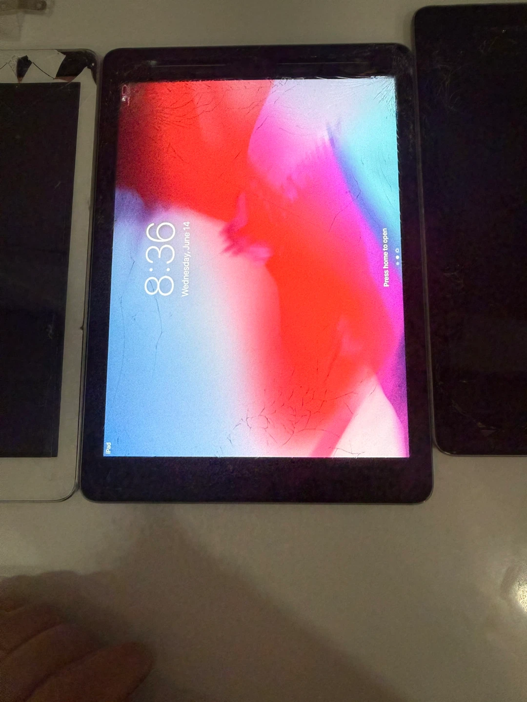 Apple iPad Air (MD788LL/A) - Damaged Screen - photo 4