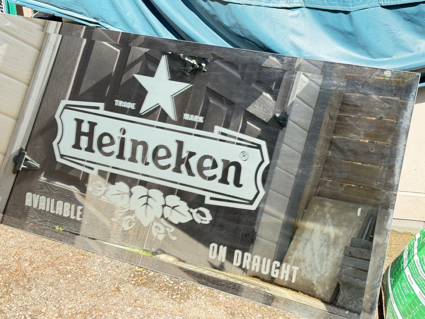 Heineken "Available on Draught" Glass Sign - photo 2