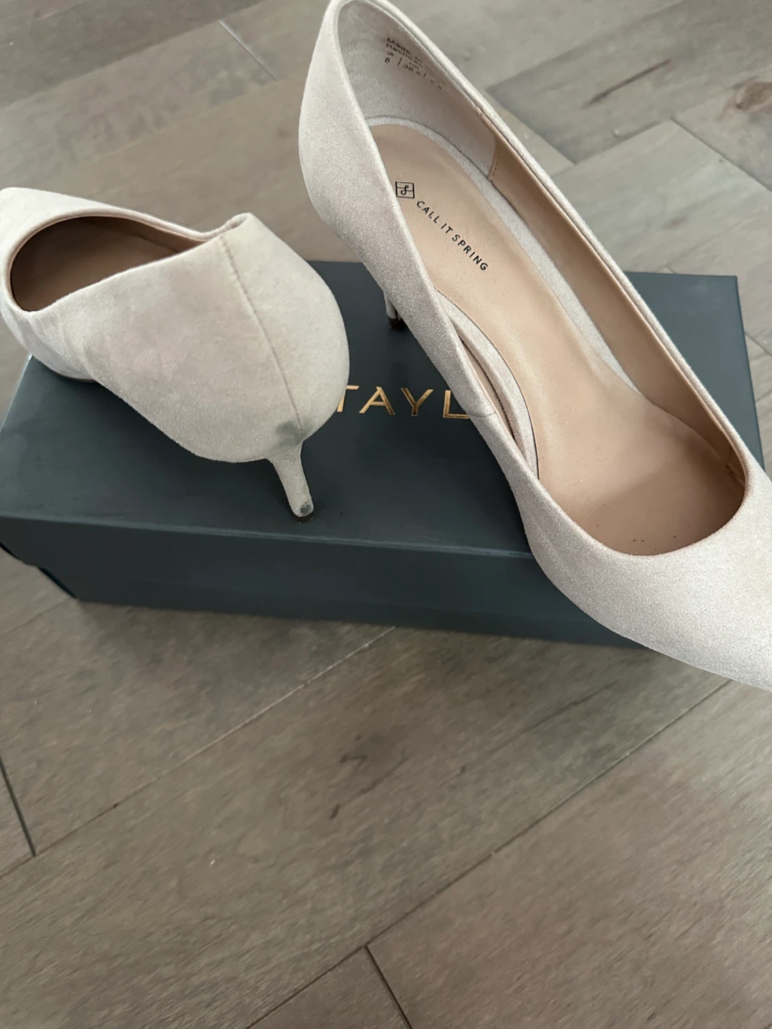 Beige suede pumps - photo 2