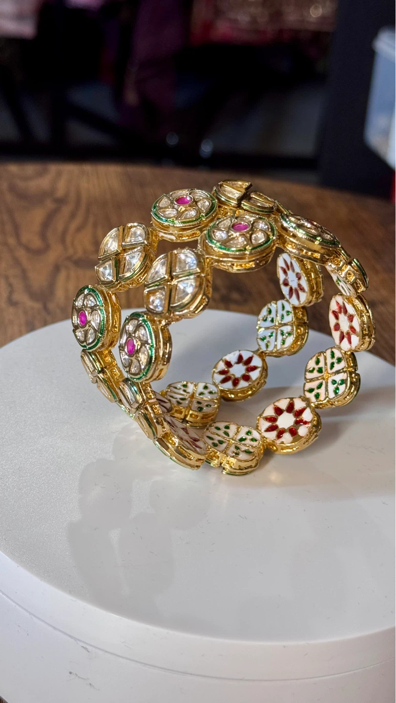 Gold Tone Bangle with Kundan and Enamel - photo 5