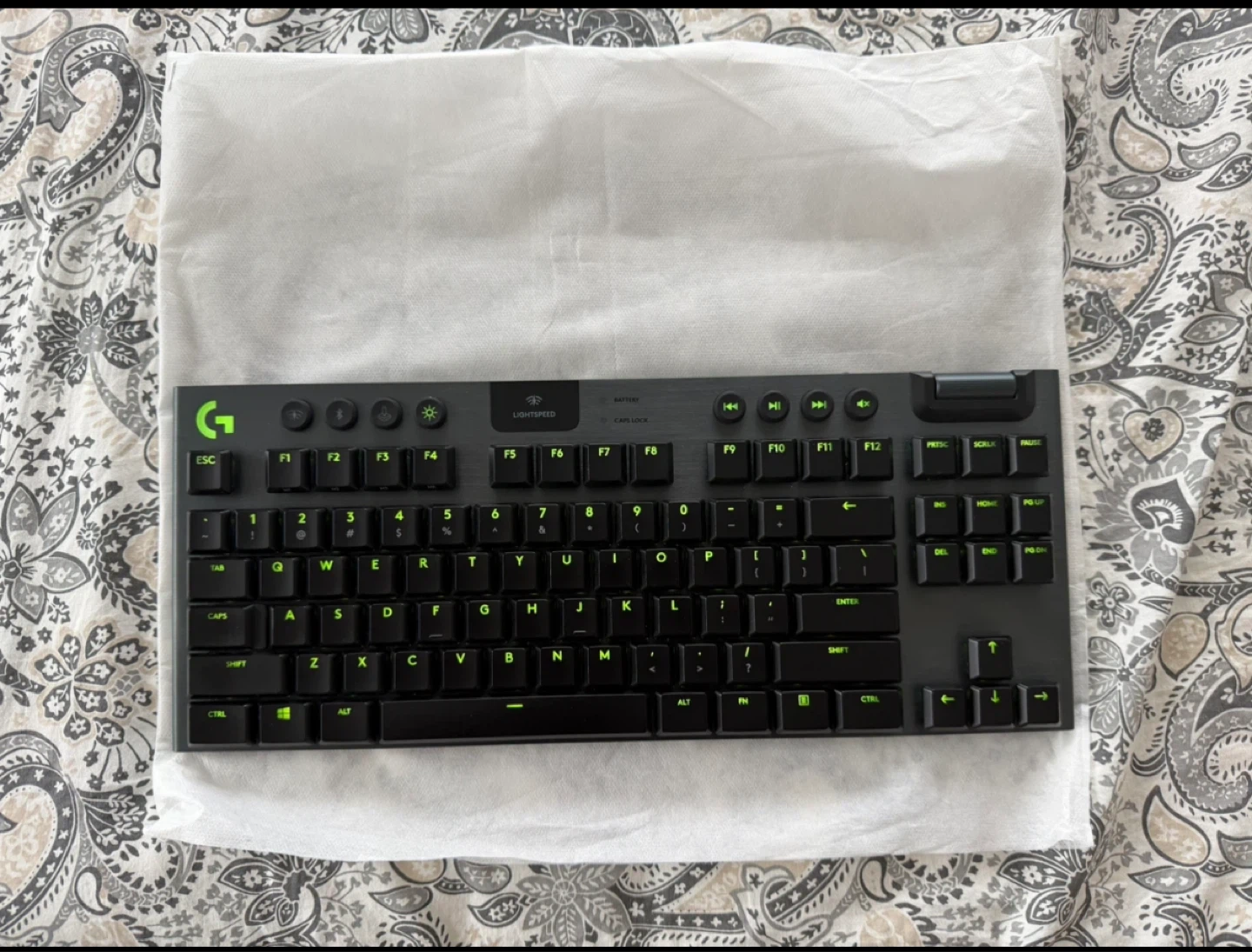 Logitech G915 TKL Tenkeyless LIGHTSPEED Wireless RGB Keyboard