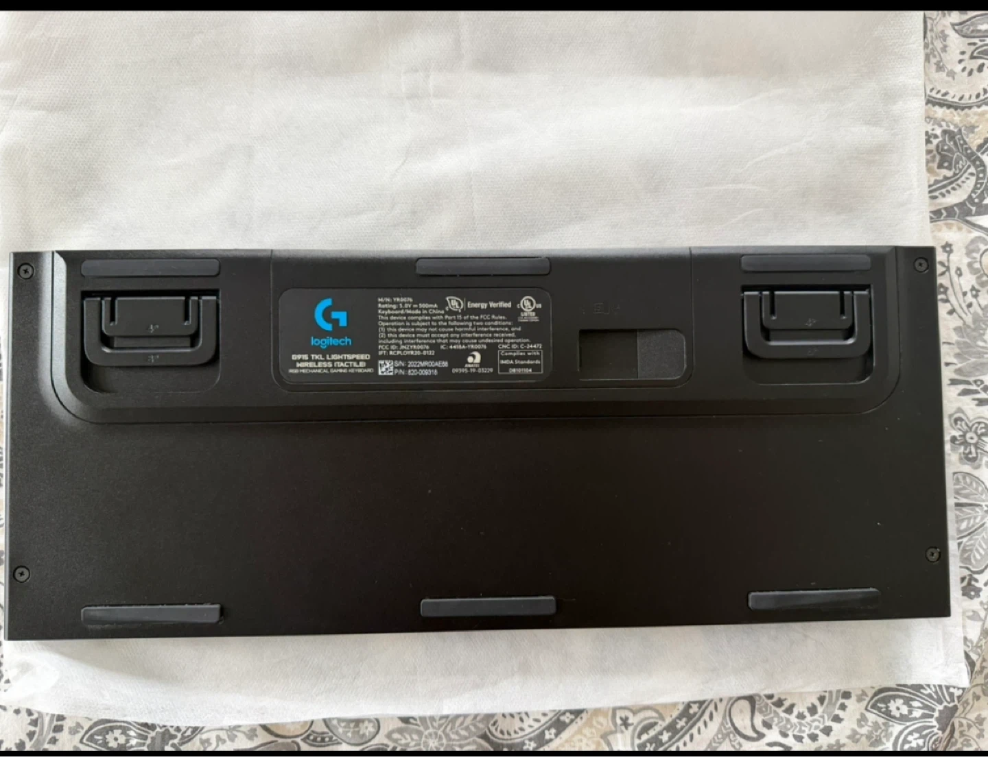 Logitech G915 TKL Tenkeyless LIGHTSPEED Wireless RGB Keyboard - photo 3