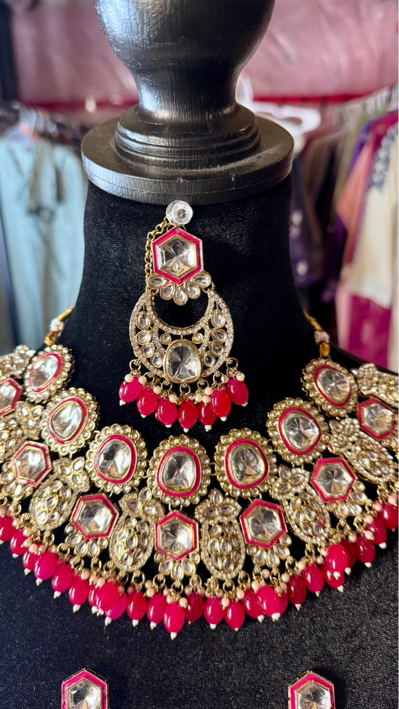 Kundan chandelier earrings with pink beads and clear stones - photo 2
