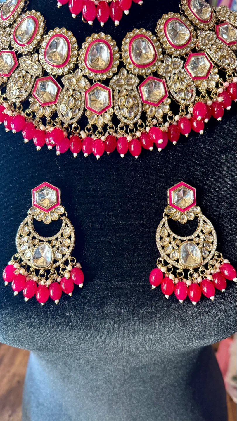 Kundan chandelier earrings with pink beads and clear stones - photo 3