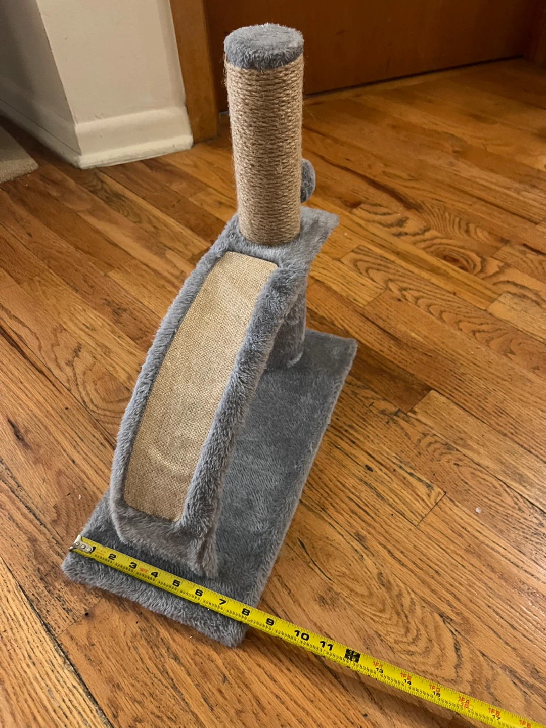 Small Cat Scratching Post with Platform - photo 4