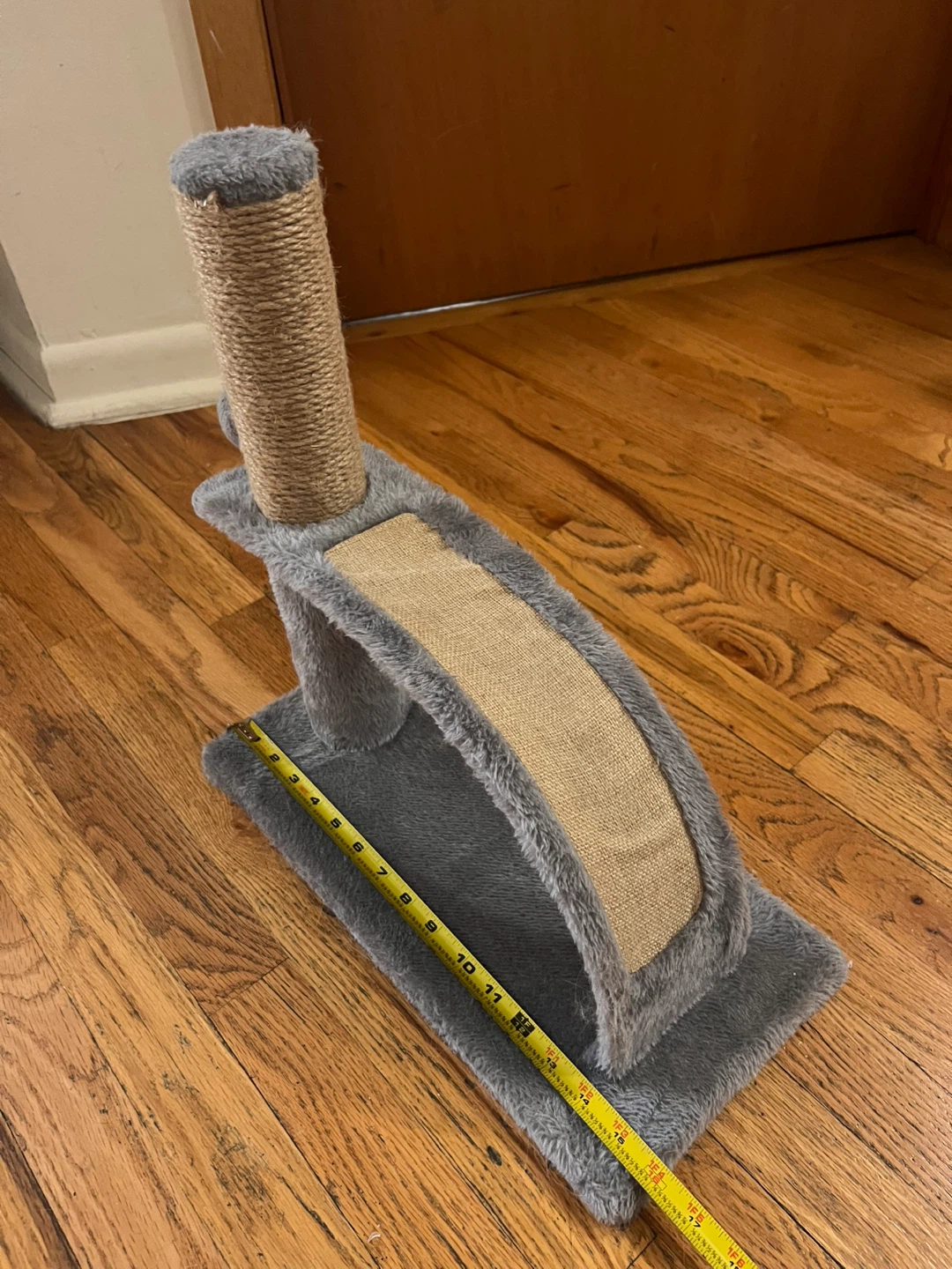 Small Cat Scratching Post with Platform - photo 3