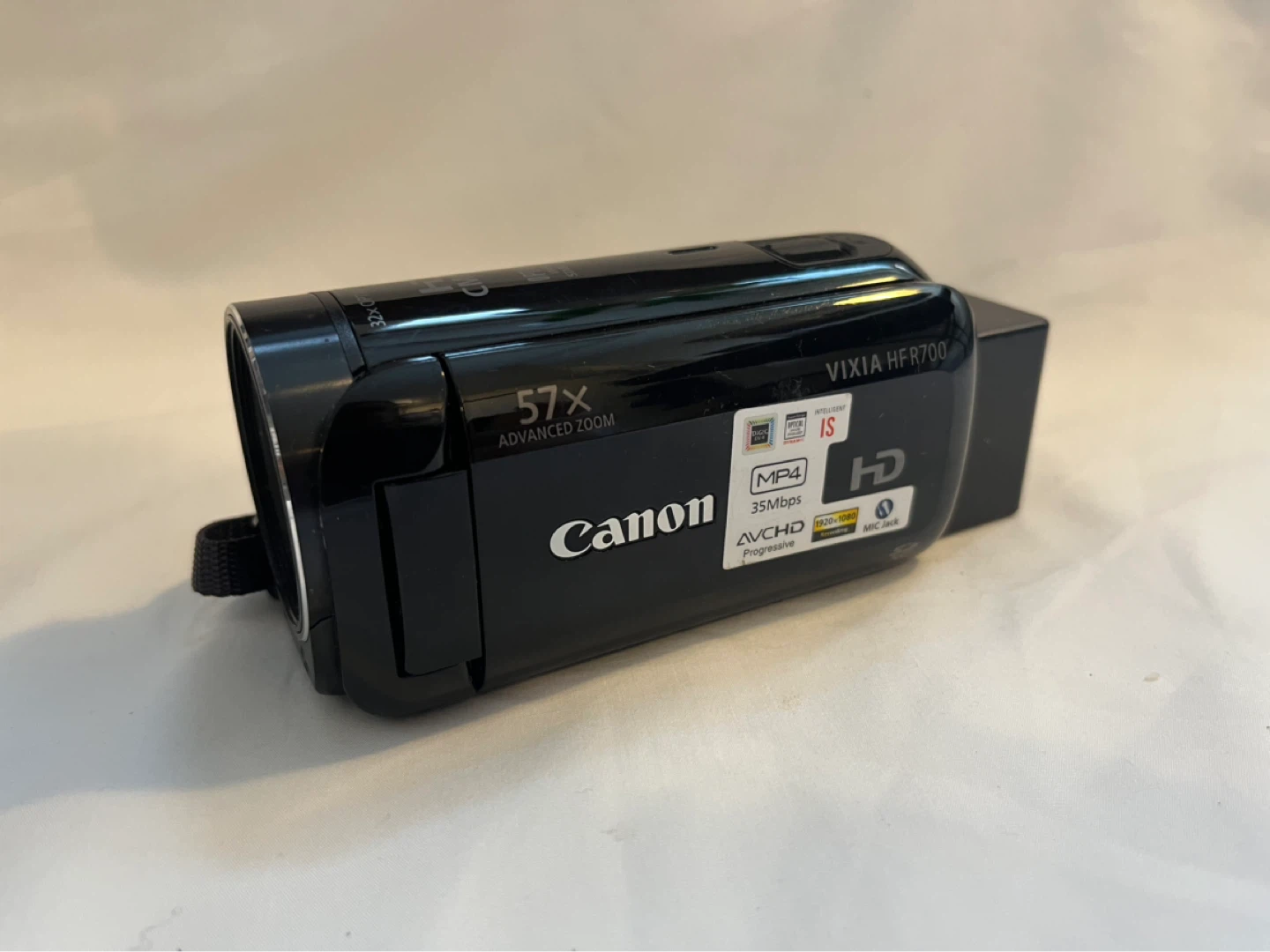 Canon VIXIA HF R700 HD Camcorder