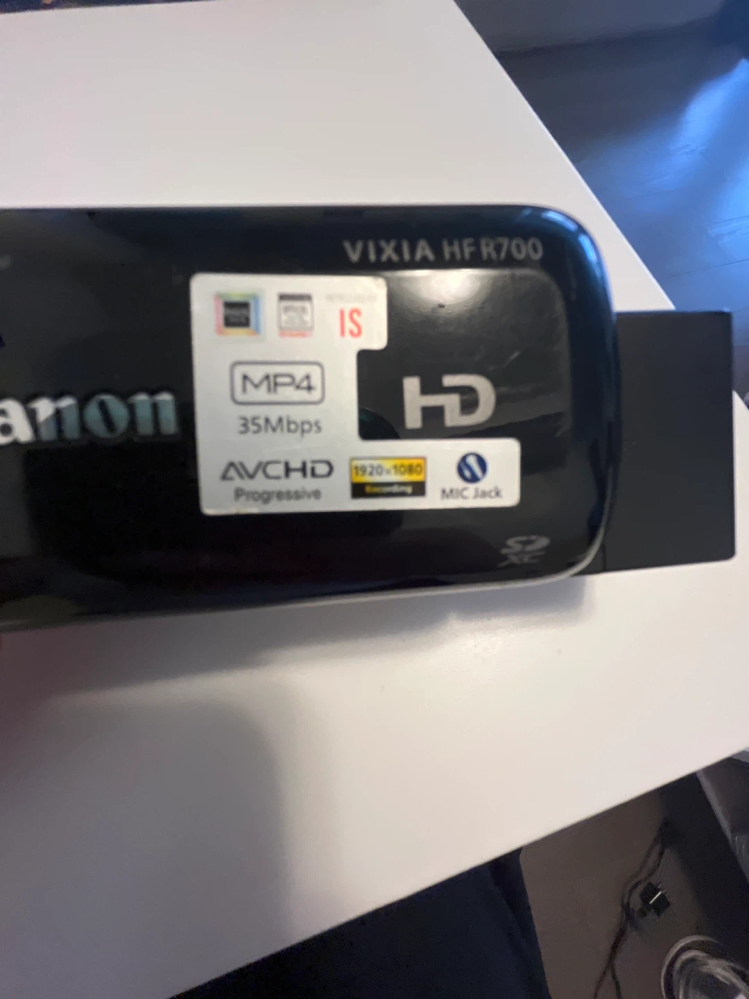 Canon VIXIA HF R700 HD Camcorder - photo 2