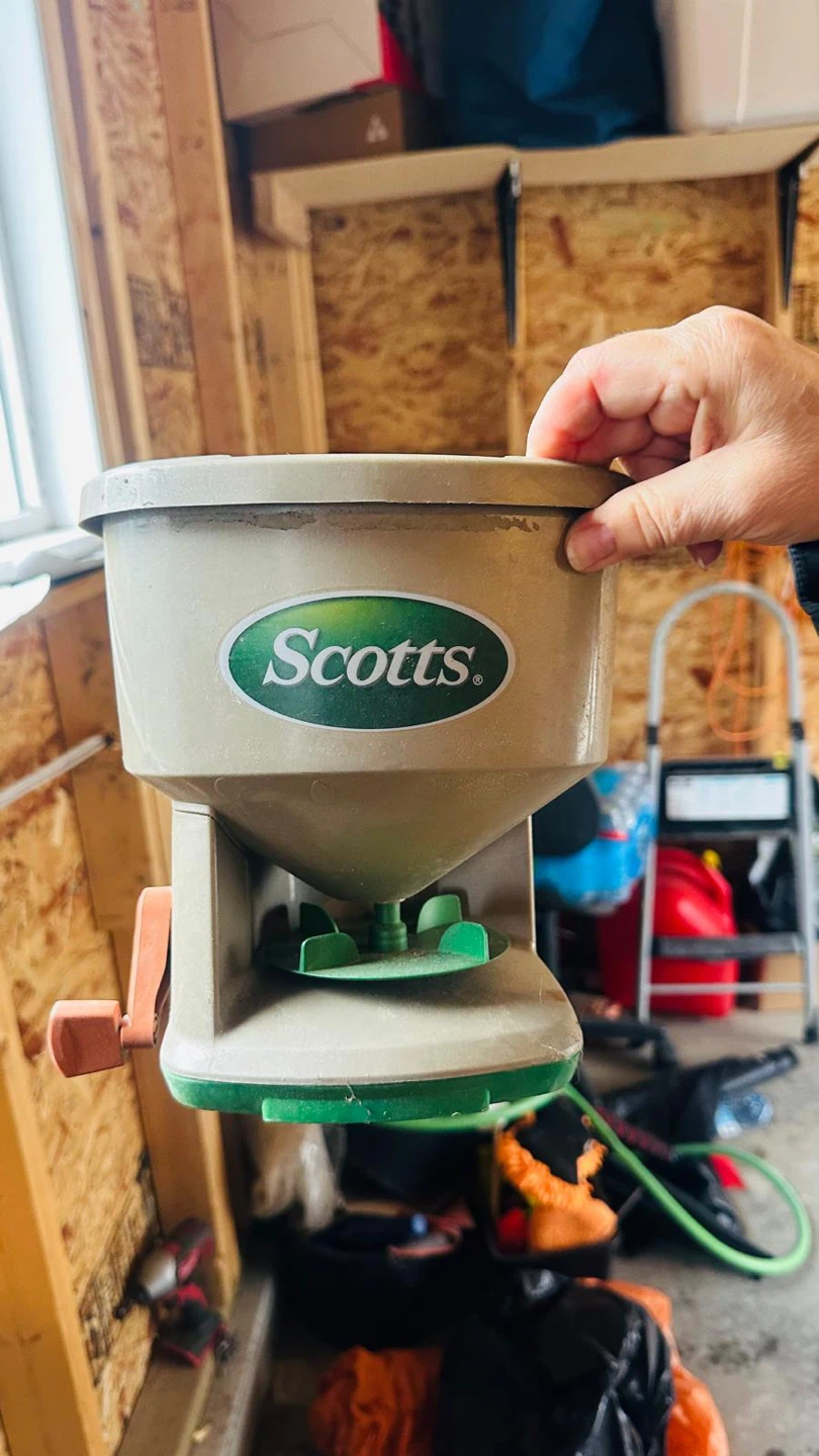 Scotts Broadcast Spreader