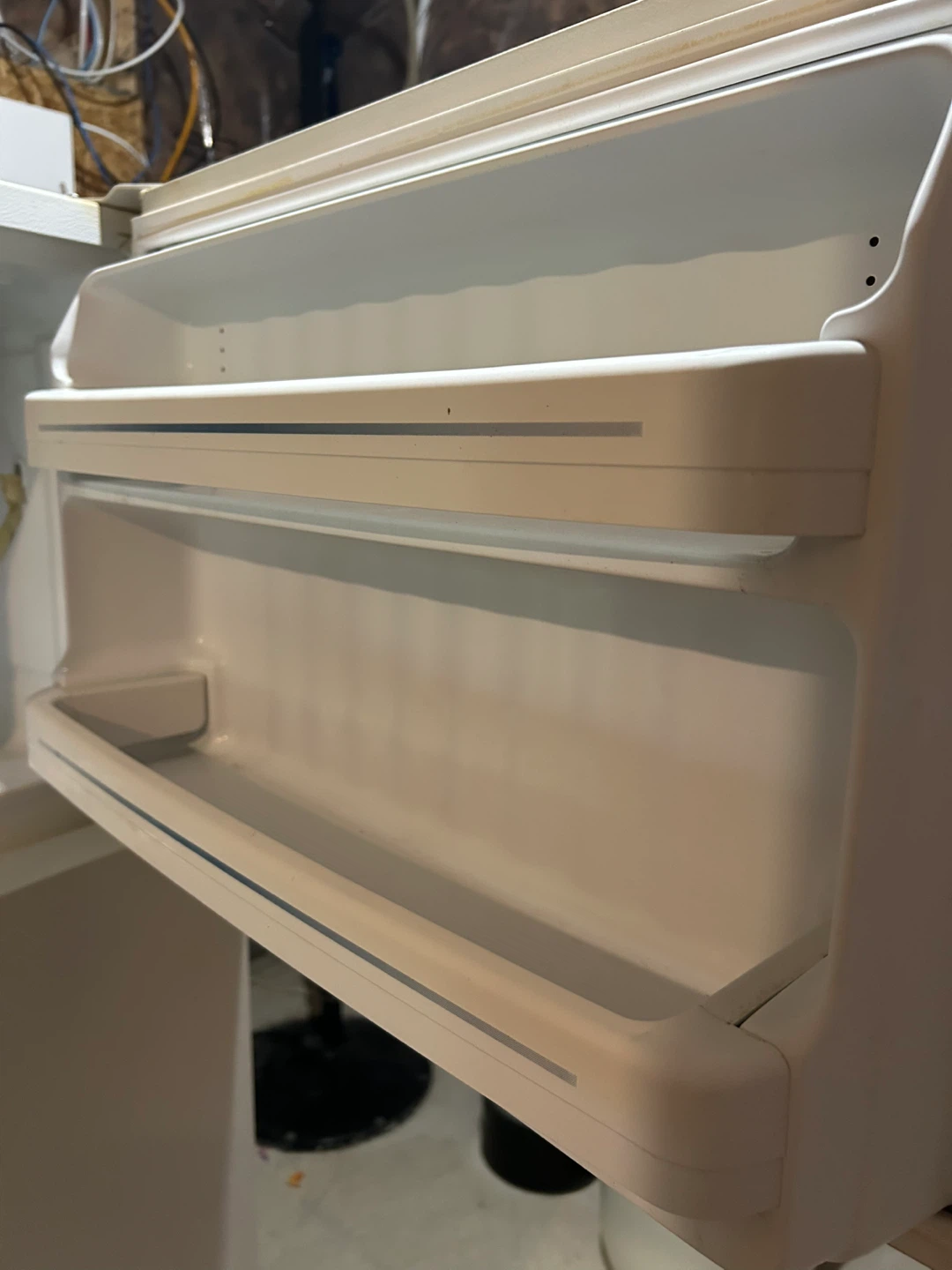 GE Refrigerator - photo 3