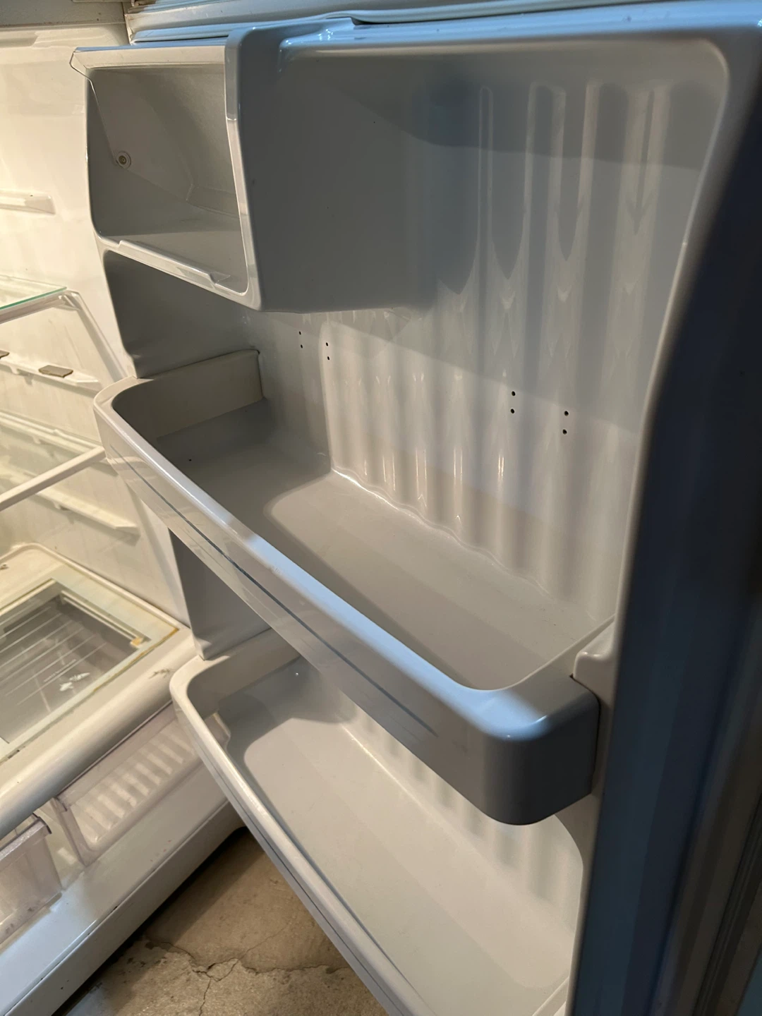 GE Refrigerator - photo 4