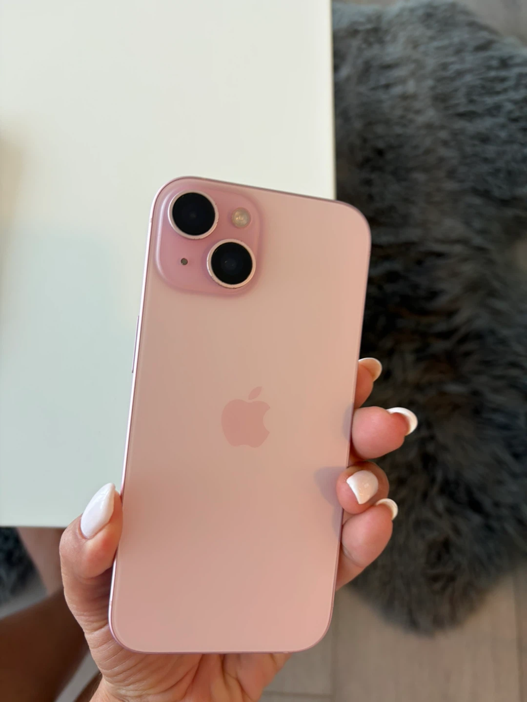 iPhone 15 in excellent condition - photo 3
