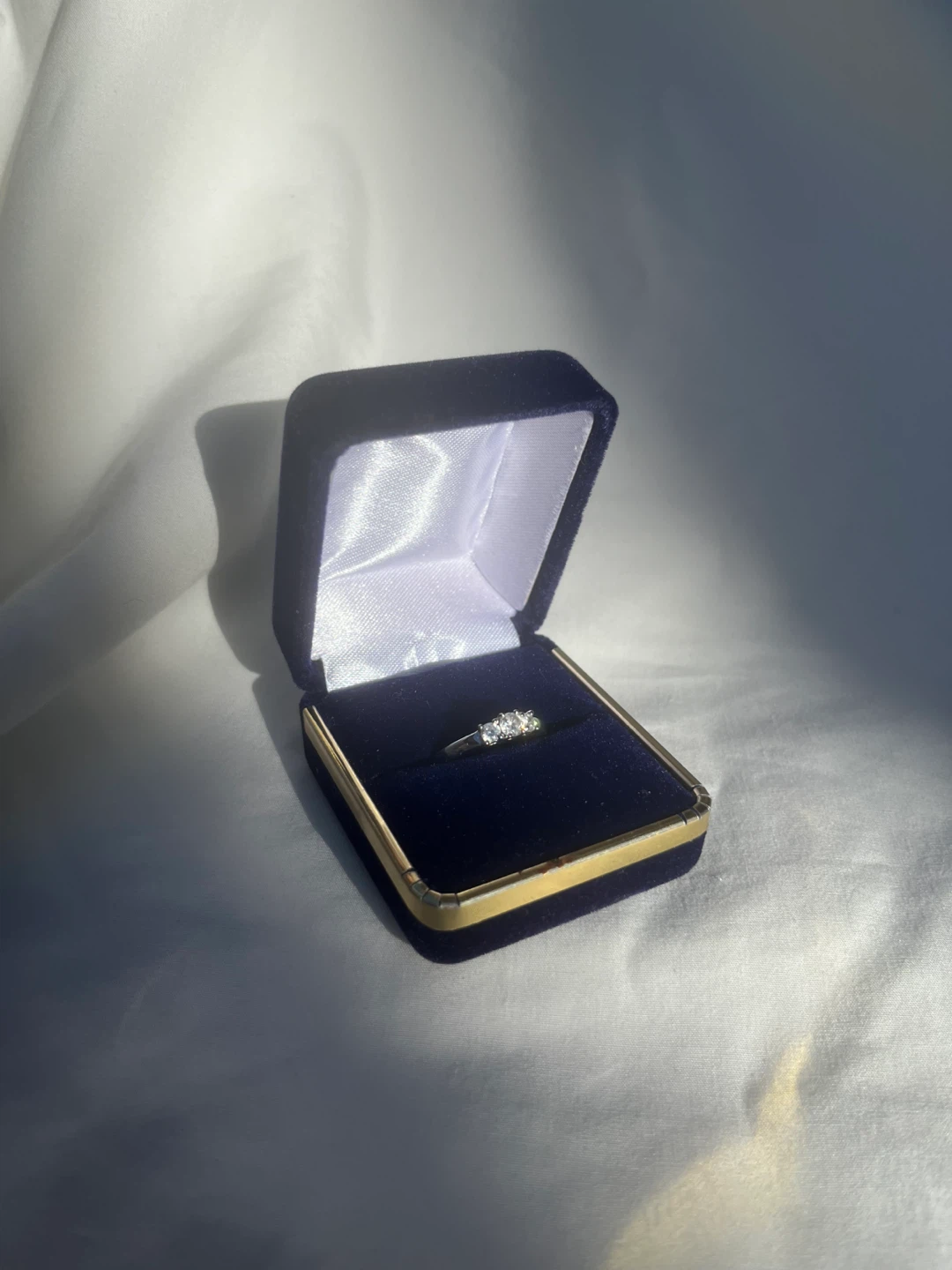 14k white gold ring with lab diamonds - photo 2