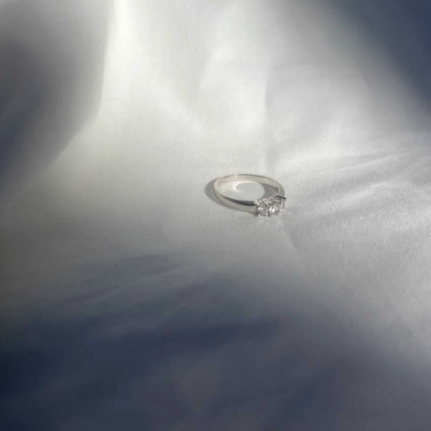 14k white gold ring with lab diamonds