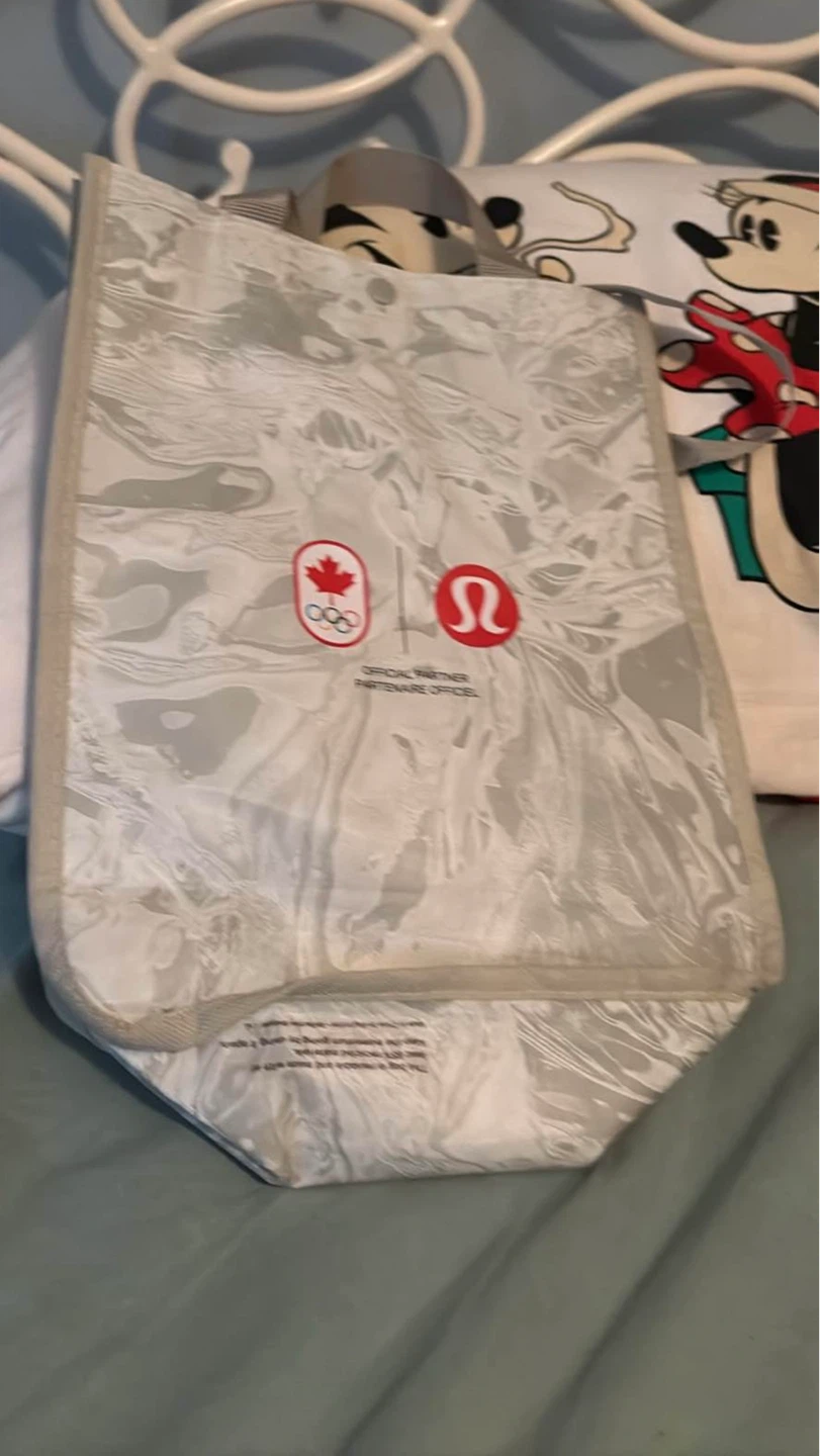 Lululemon Olympic tote white grey