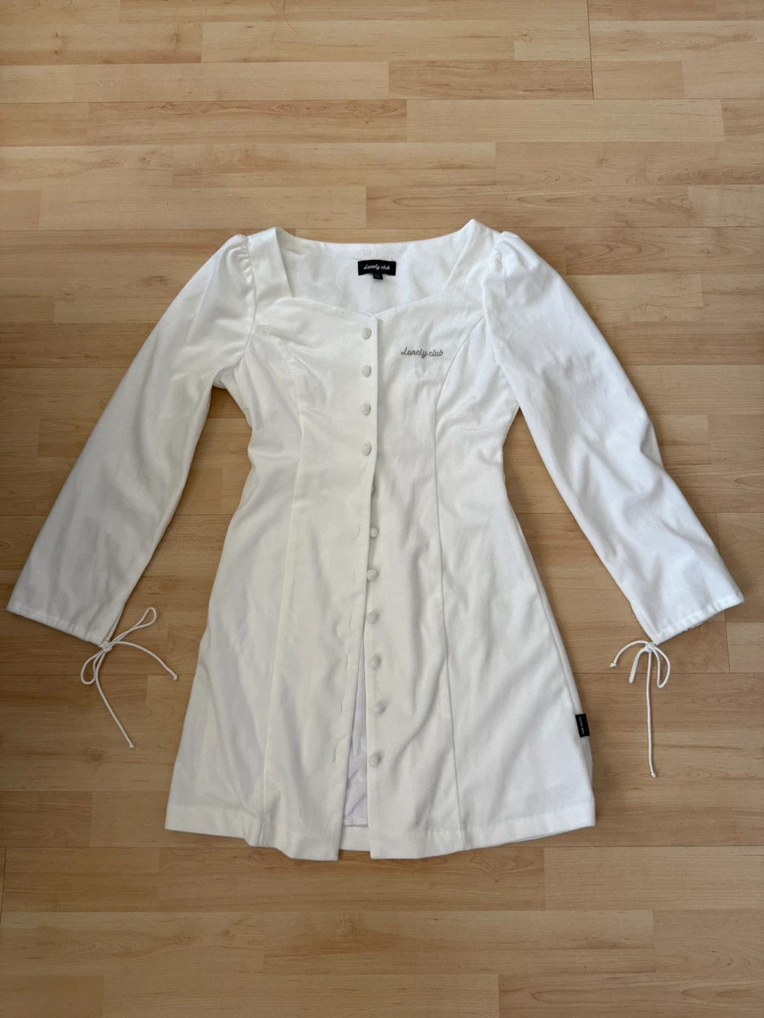 Lonely club white velvet dress kfashion size small