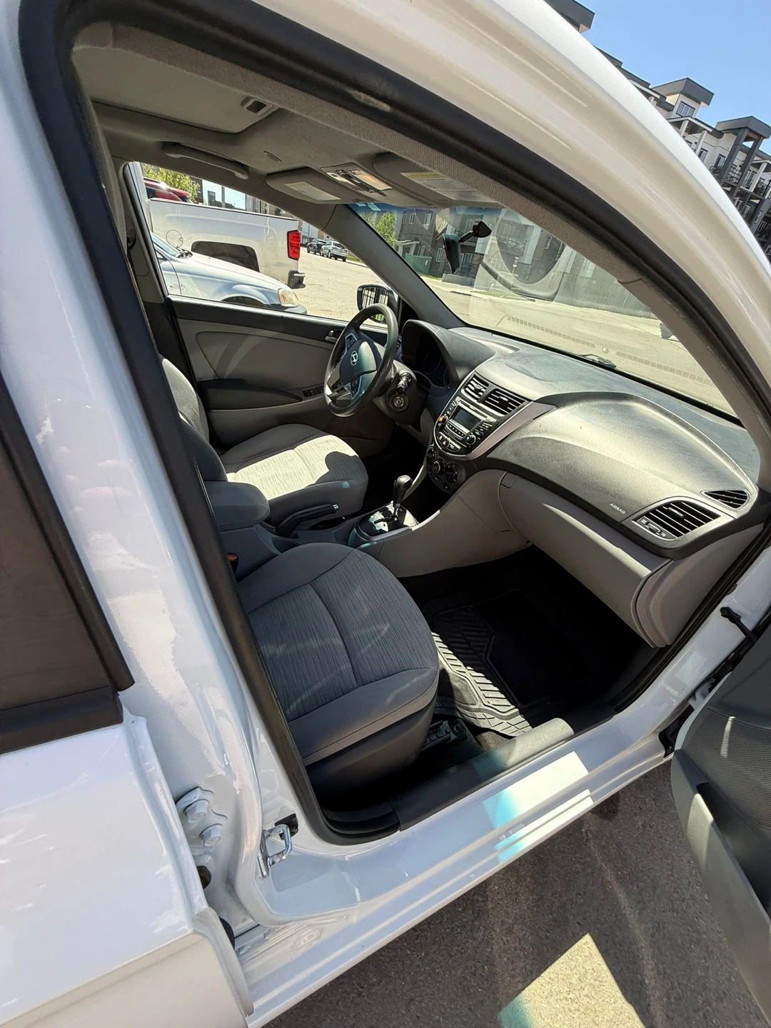 White Hyundai Accent Sedan - photo 3