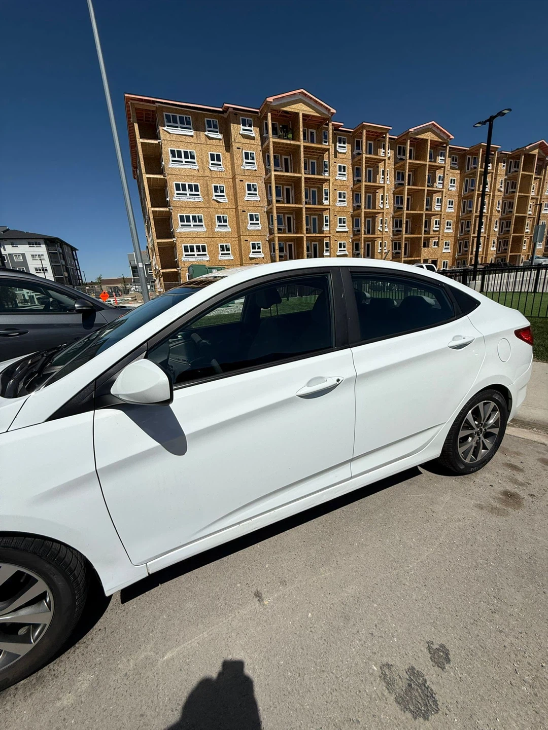 White Hyundai Accent Sedan - photo 2