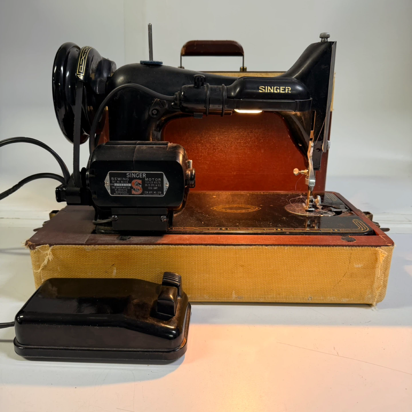Vintage 1950s Singer 99K Portable Electric Sewing Machine