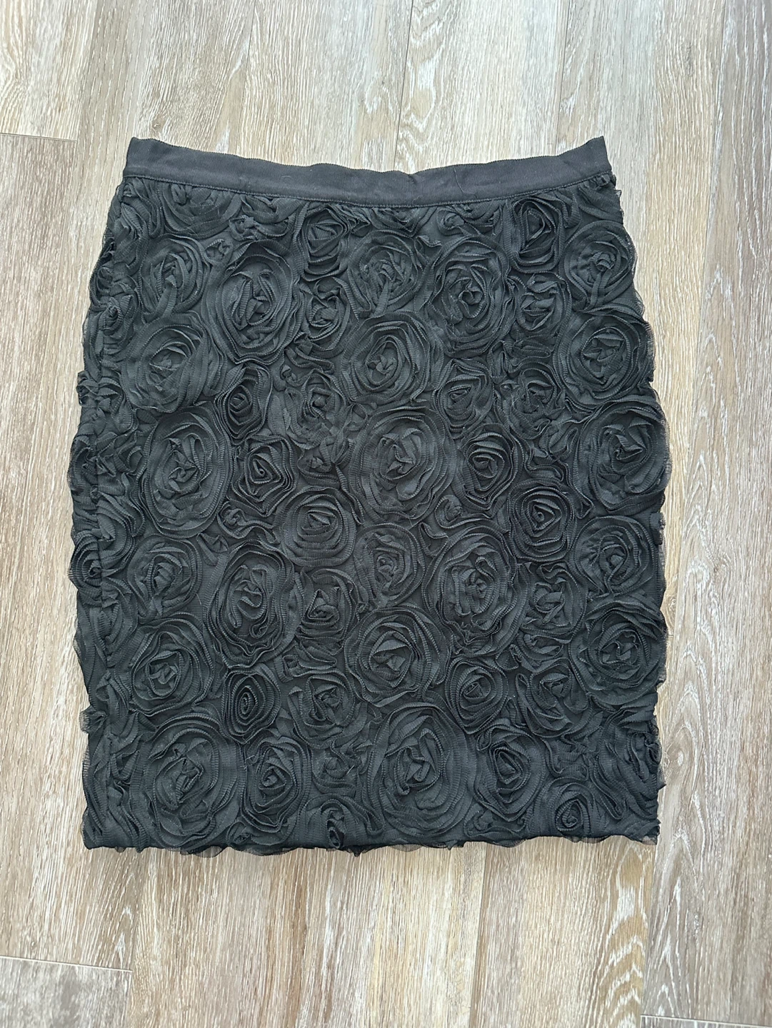 Banana Republic Black Rose Skirt Size 4