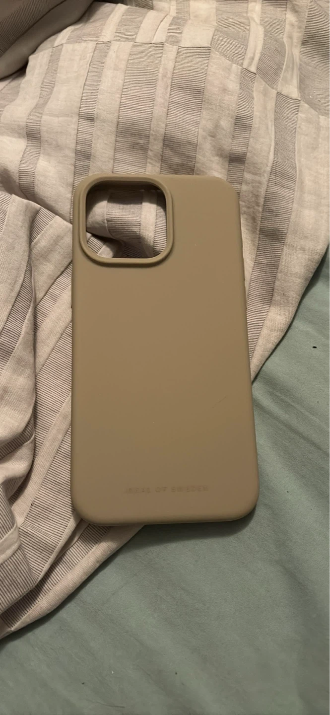iPhone 15 pro max case beige ideal of Sweden