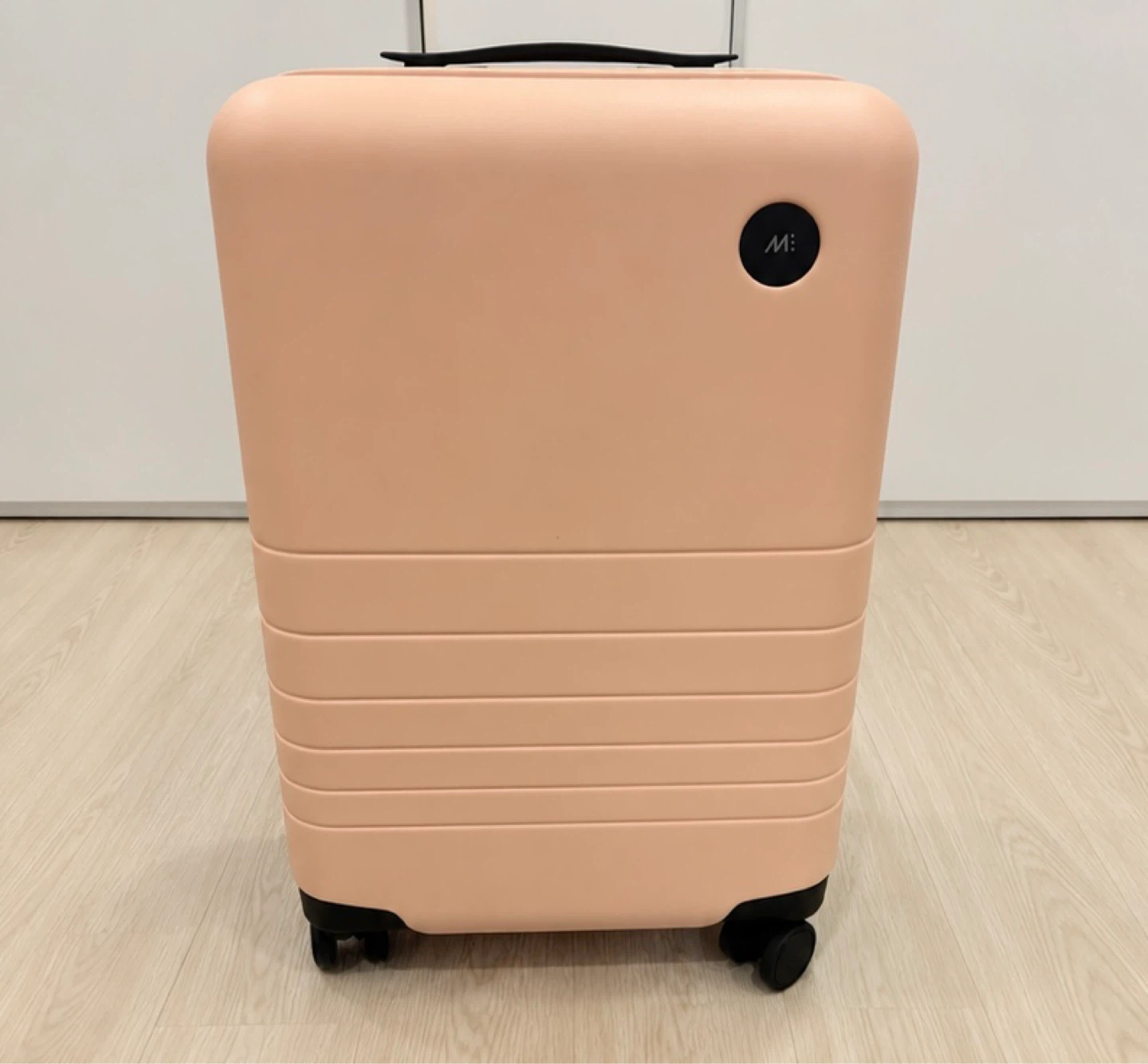 Monos Carry On Luggage - Rose quartz colour