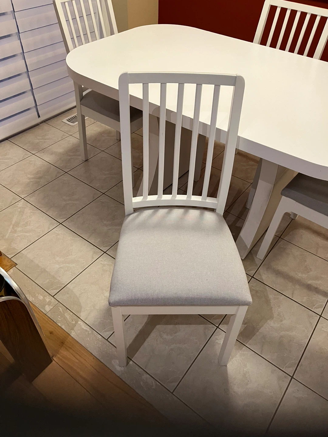 White Dining Table and 4 Chairs Set - photo 2