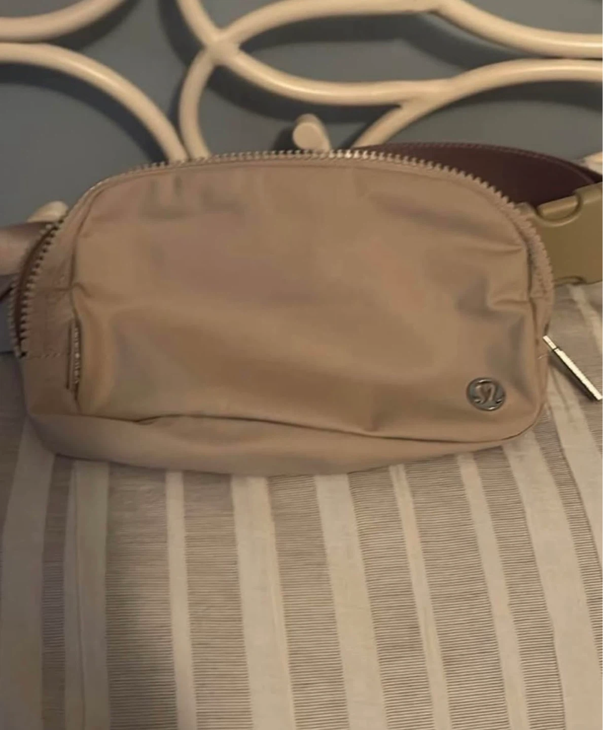 Lululemon belt bag 1L trench