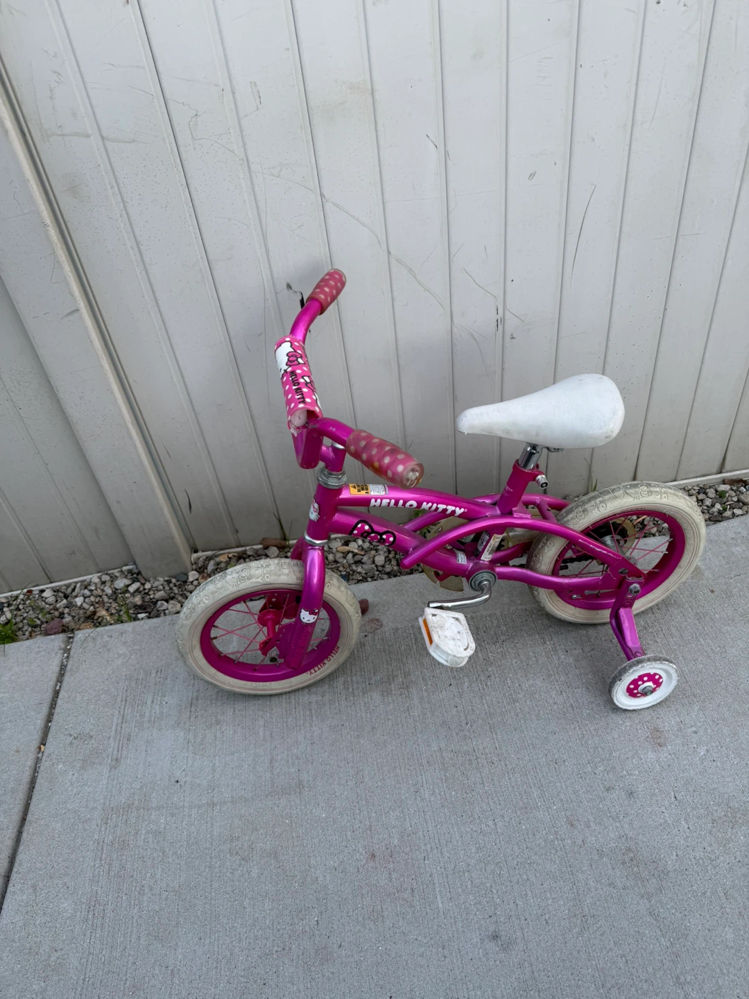 Kids Hello Kitty Pink Training Bike - photo 2