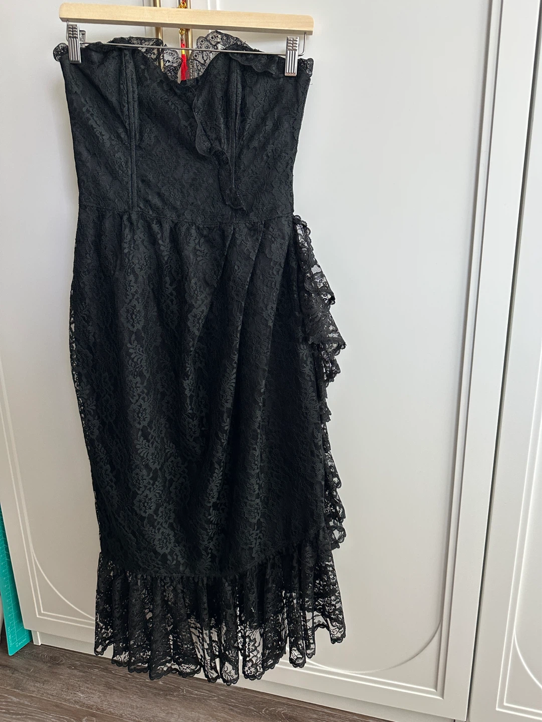 1980 GUNNE SAX Black Lace Strapless Dress