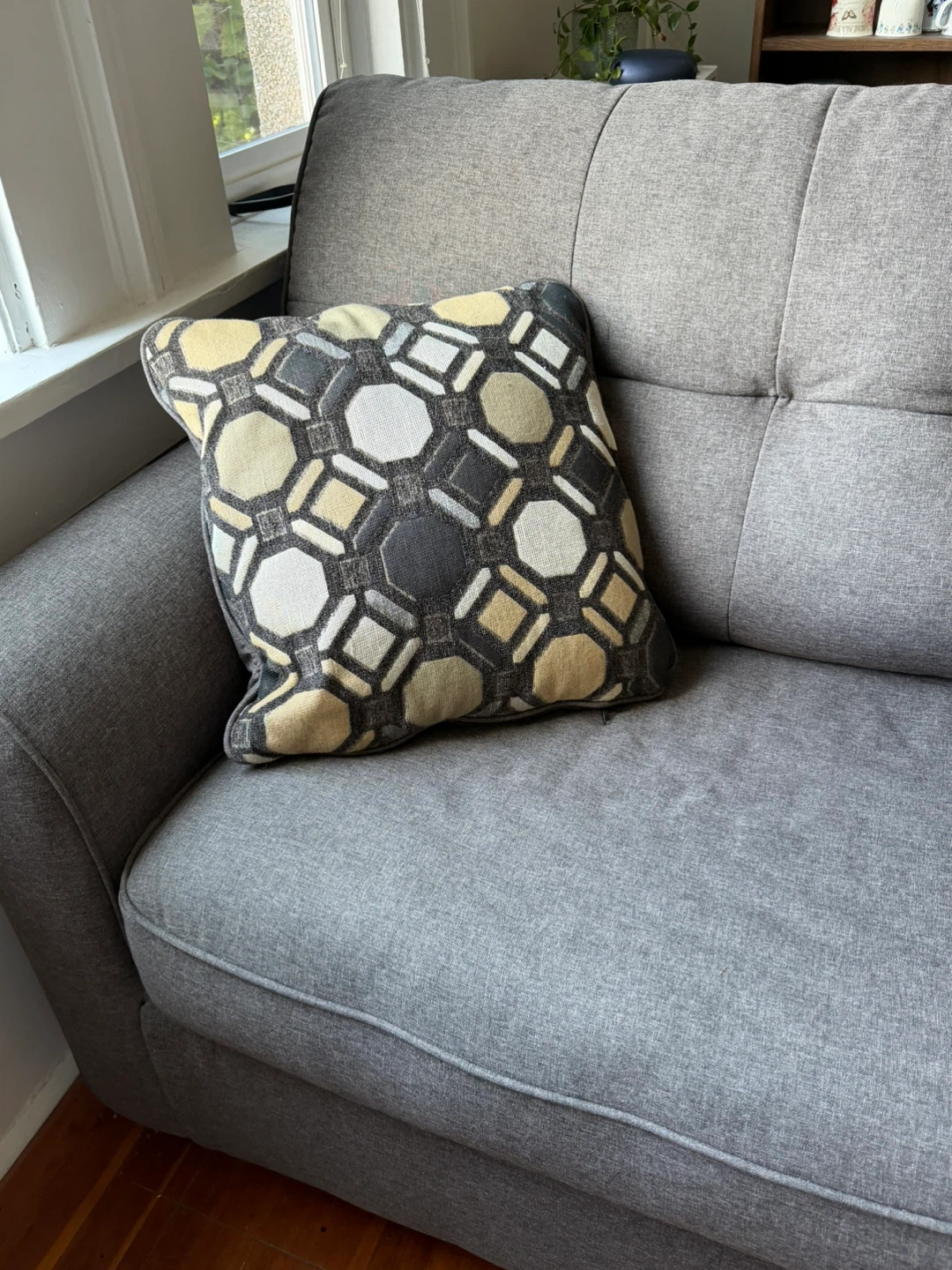 Grey pull out couch - photo 2