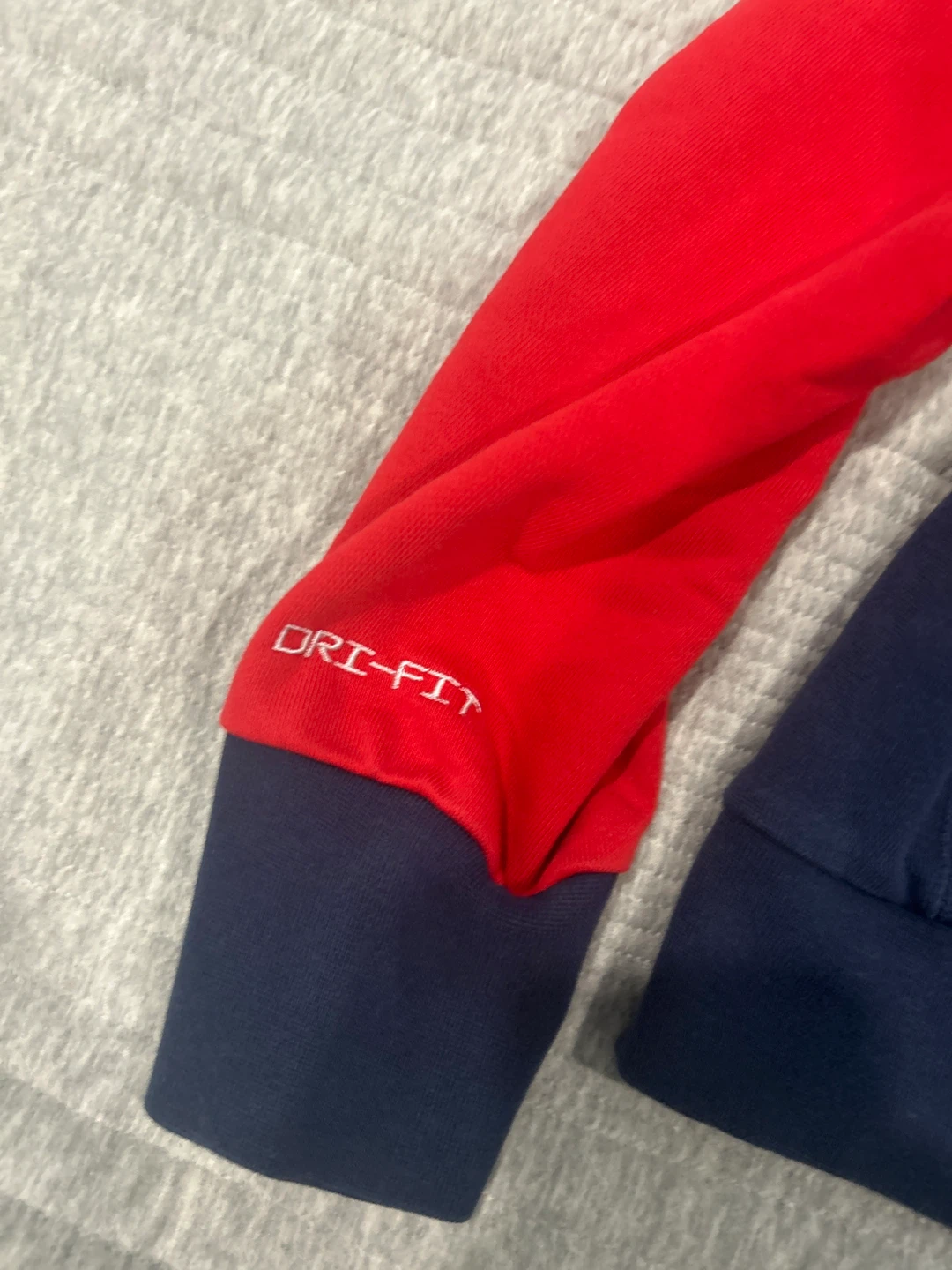 Nike Paris Saint Germain hoodie Size men’s Small - photo 2