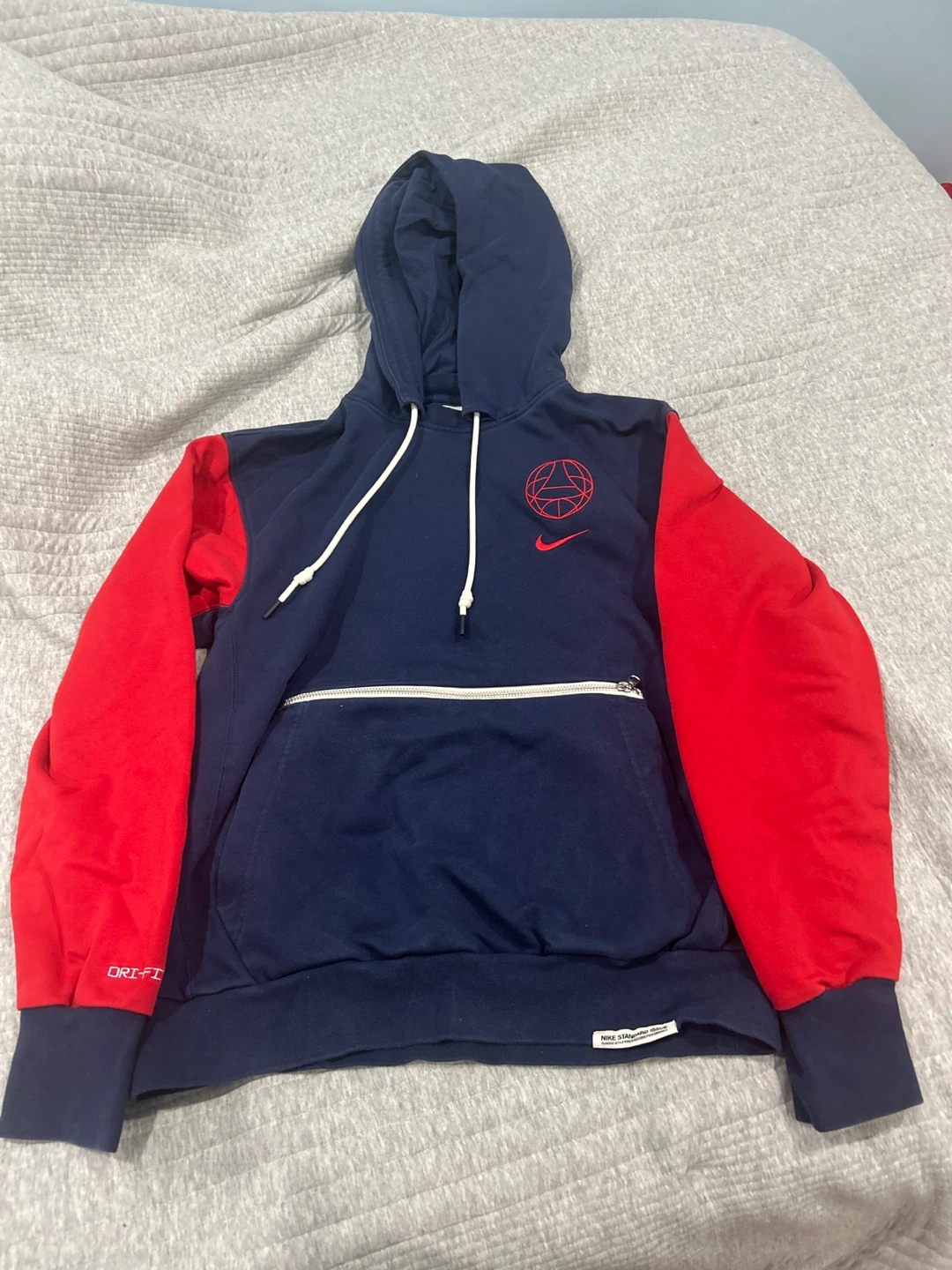 Nike Paris Saint Germain hoodie Size men’s Small