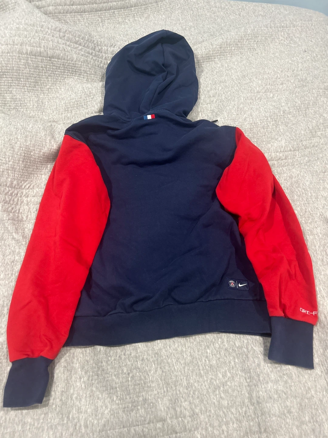 Nike Paris Saint Germain hoodie Size men’s Small - photo 4