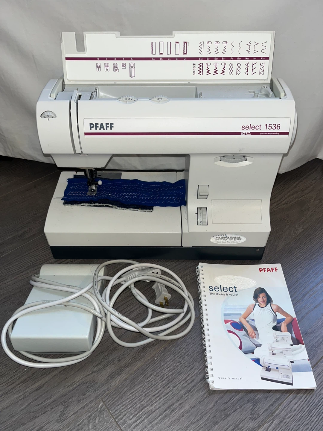 Pfaff Select 1536 Sewing Machine - photo 2