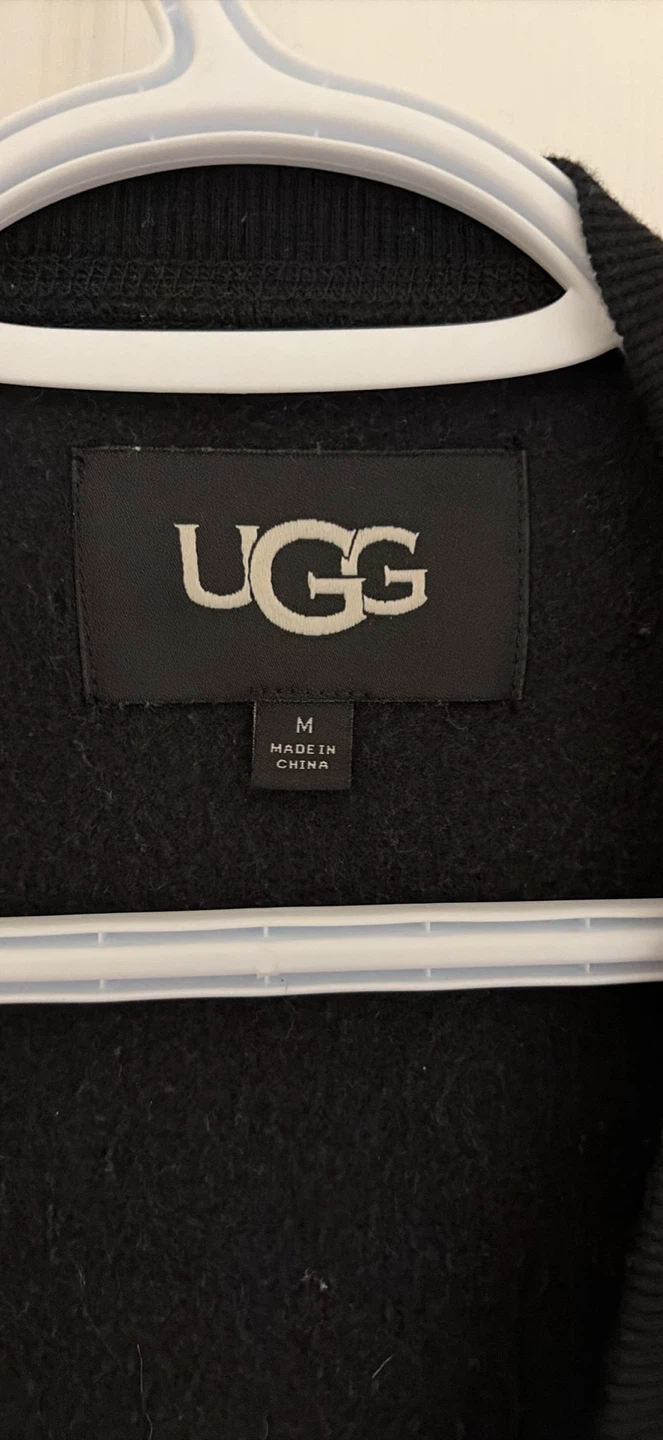 UGG Black Crewneck Sweatshirt - Medium - photo 2