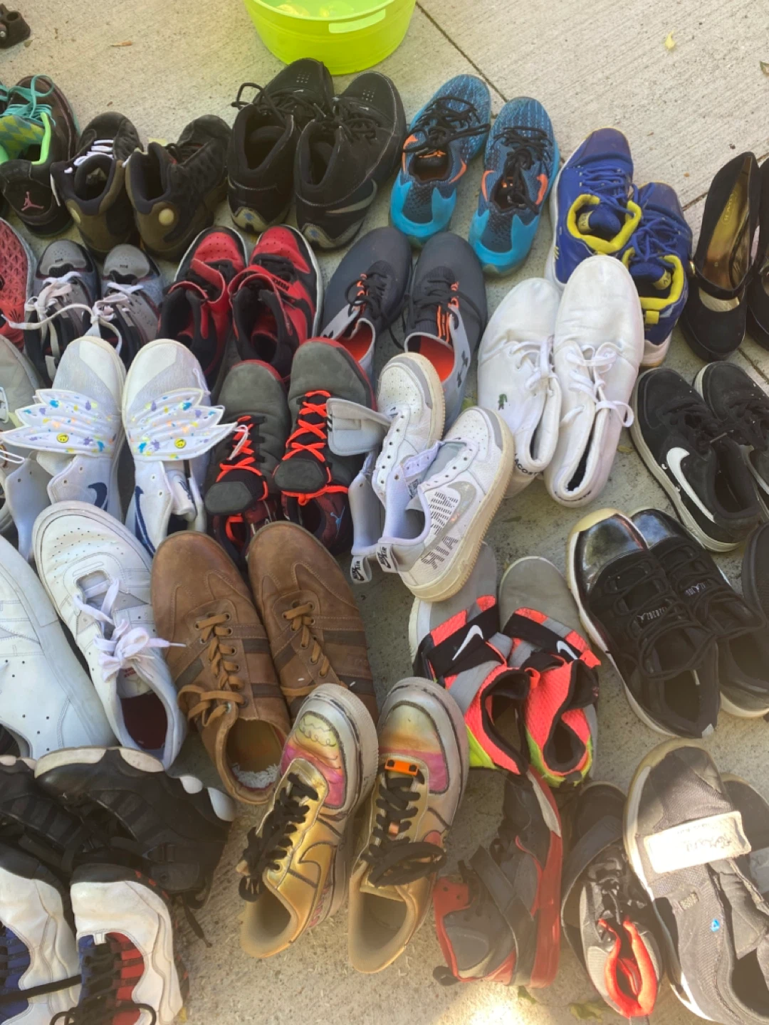 BundleAssorted Men's and Women's Sneakers(46pieces) - photo 2