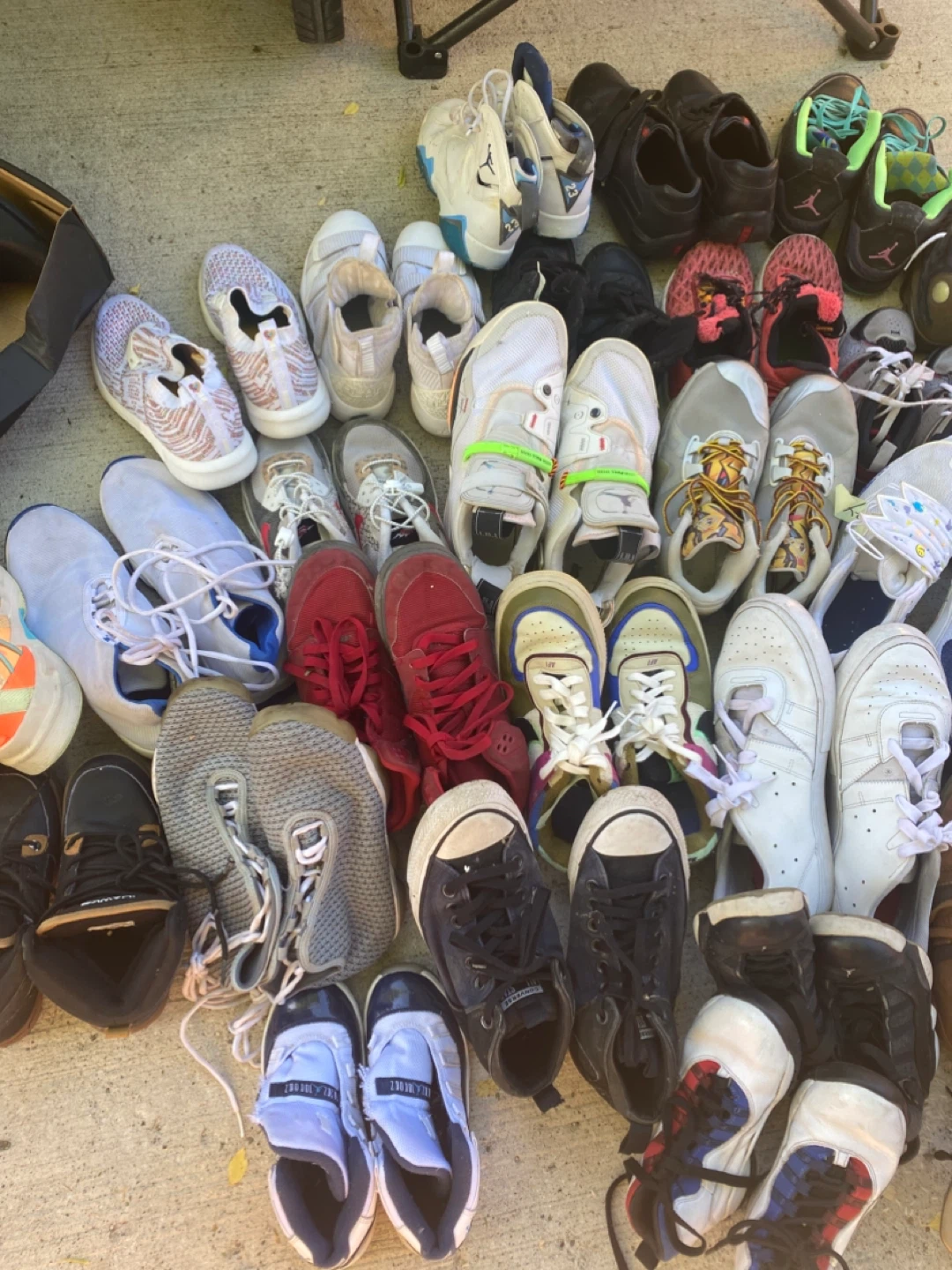 BundleAssorted Men's and Women's Sneakers(46pieces) - photo 4