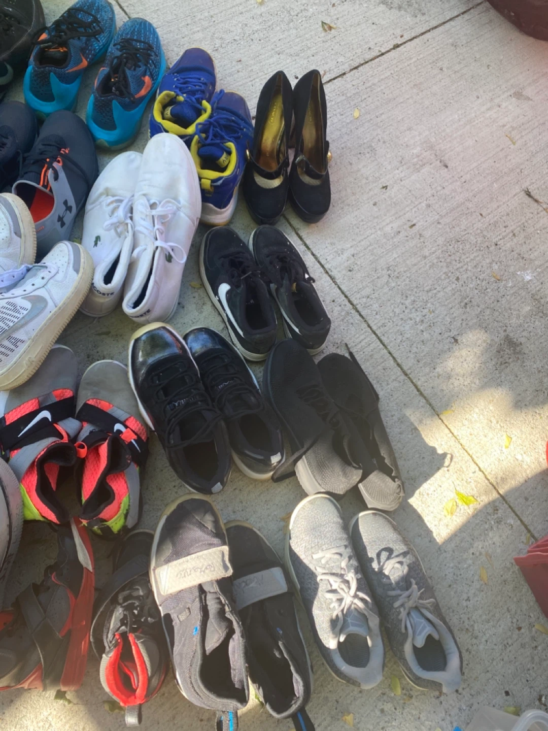 BundleAssorted Men's and Women's Sneakers(46pieces)