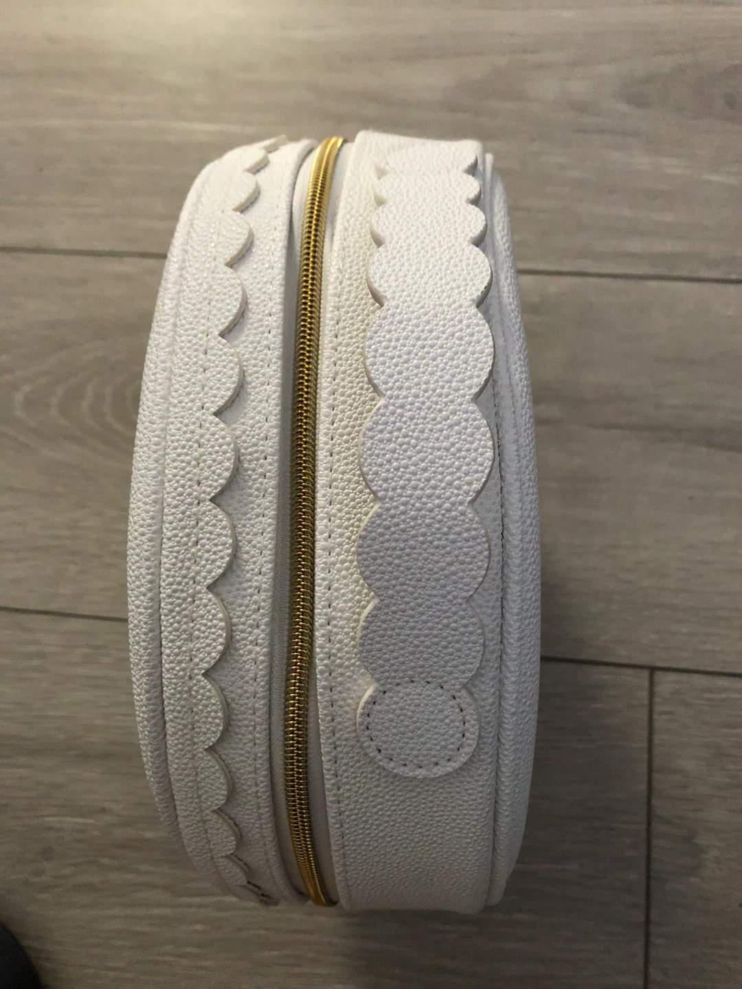 White Round Estée Lauder Cosmetic Bag
