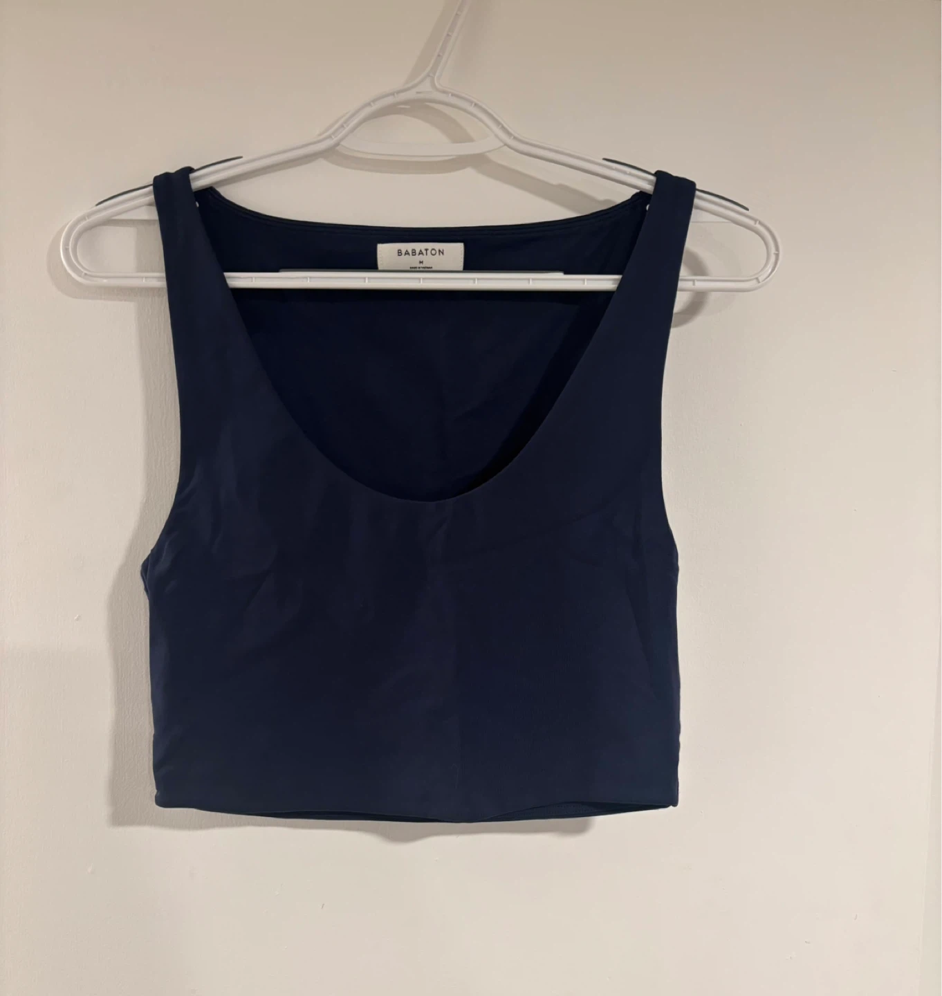 Aritzia Babaton Contour Cropped Scooped Neck Tank